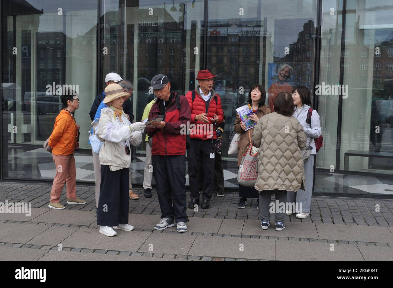 10 agosto 2023/ turisti asiatici nella capitale danese Copenaghen Danimarca. (Foto: Francis Joseph Dean/Dean Pictures) Foto Stock