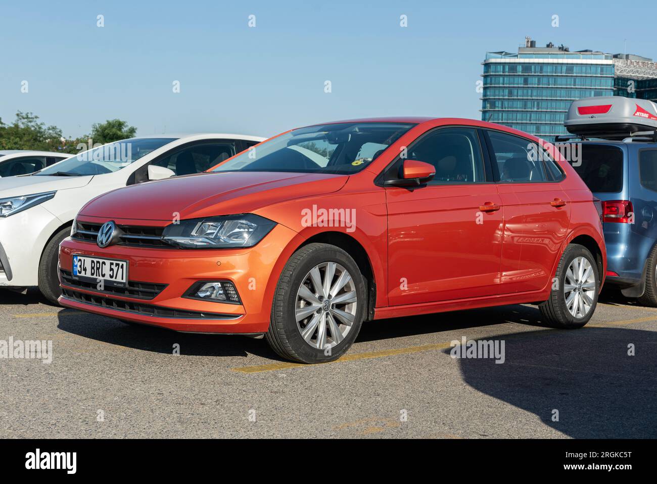 ISTANBUL TURCHIA - 3 AGOSTO 2021: Volkswagen Golf 6 1,9 Diesel parcheggiato sull'autopark. Foto Stock