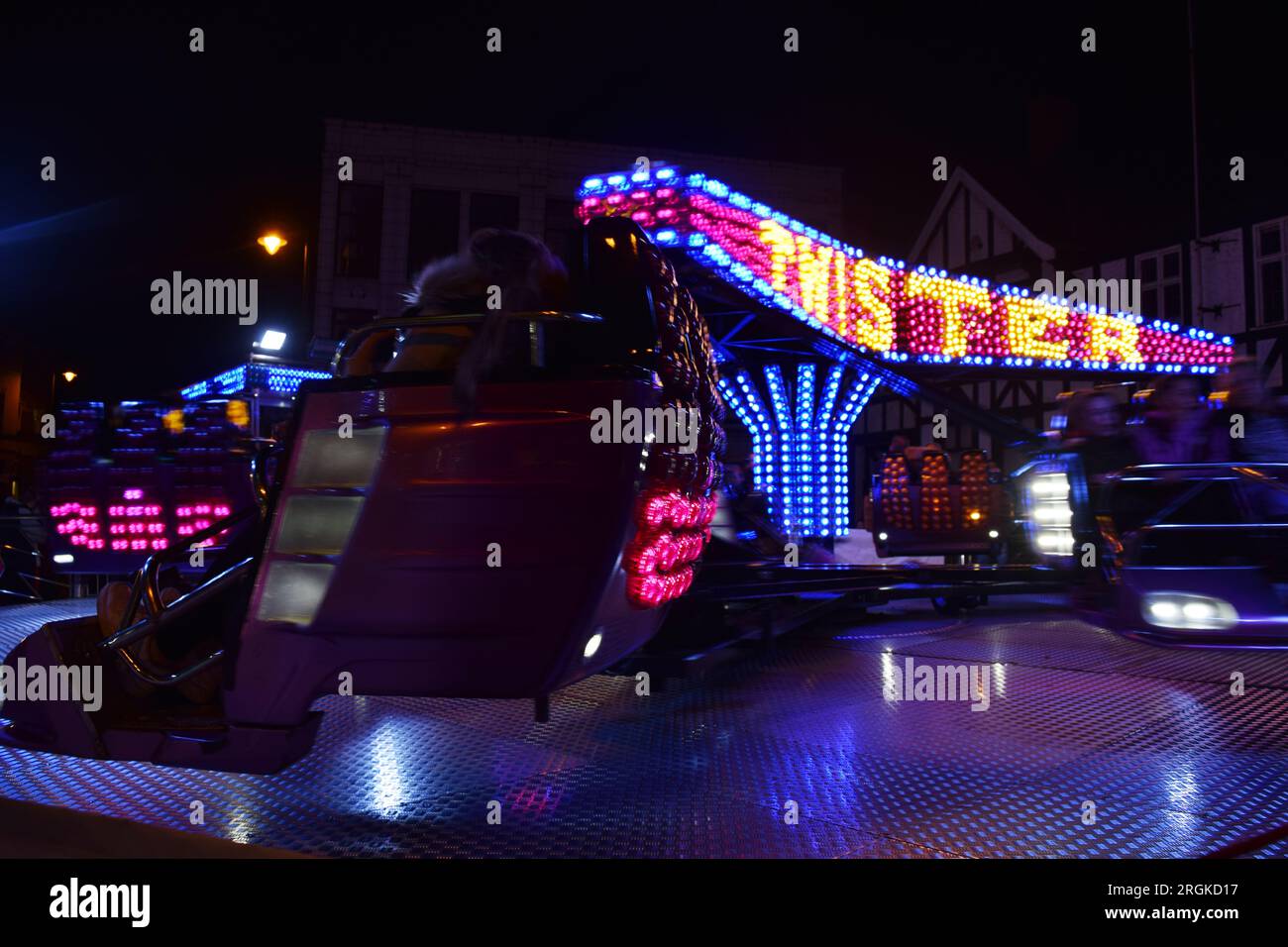 Un giro in fiera "Twister" all'annuale fiera di Banbury Michaelmas Foto Stock