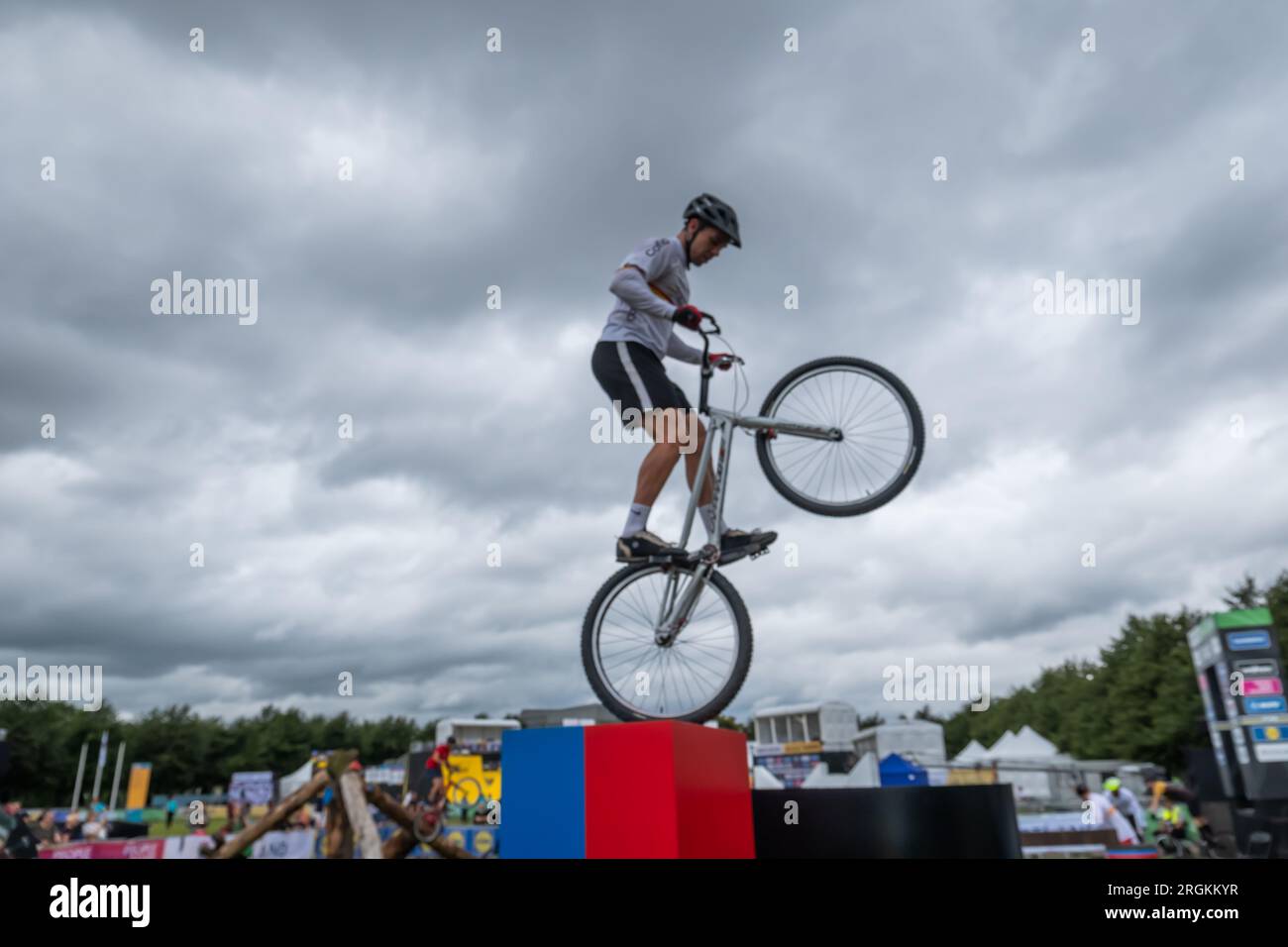 Glasgow, Scozia, Regno Unito. 10 agosto 2023. Gli UCI Cycling World Championships Mens Junior Trials si sono svolti a Glasgow Green. Credito: SKULLY/Alamy Live News Foto Stock