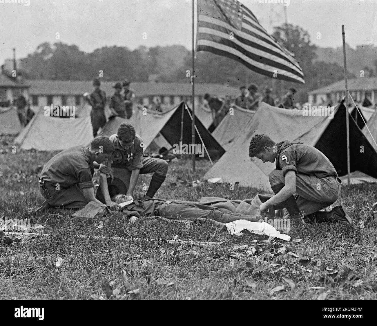 Boy Scout al campo Boy Scout di Bolling Field, CA. 1925 Foto Stock