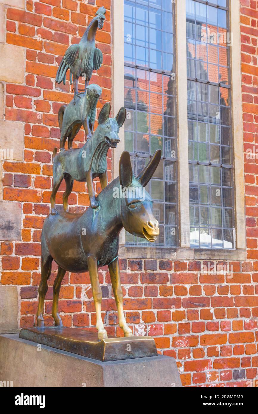 Scultura dei musicisti della città di Brema, Germania Foto Stock