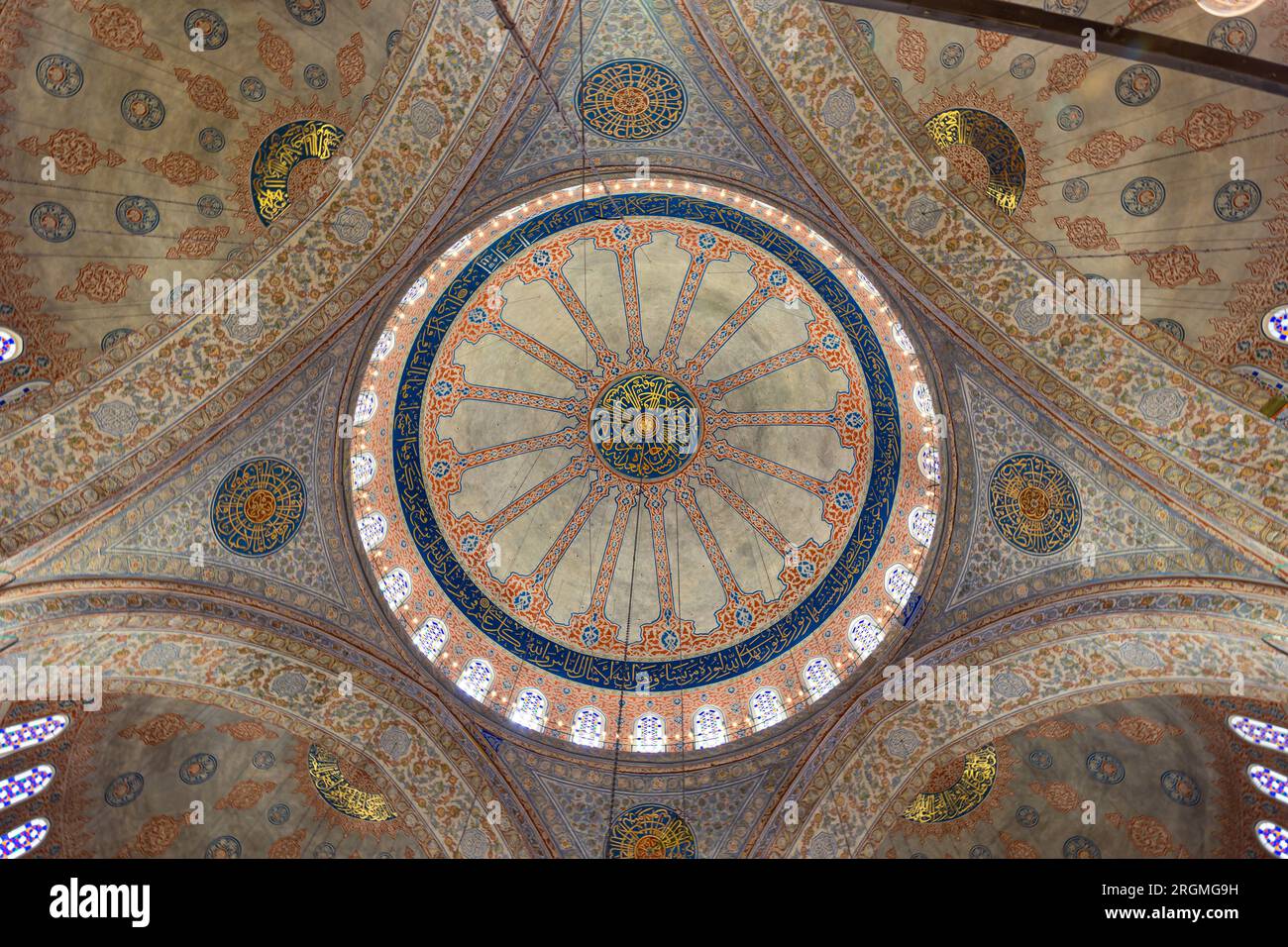 Interno della Moschea Blu, detta anche Moschea Sultanahmet. Istanbul Turkiye - 5.15.2023 Foto Stock