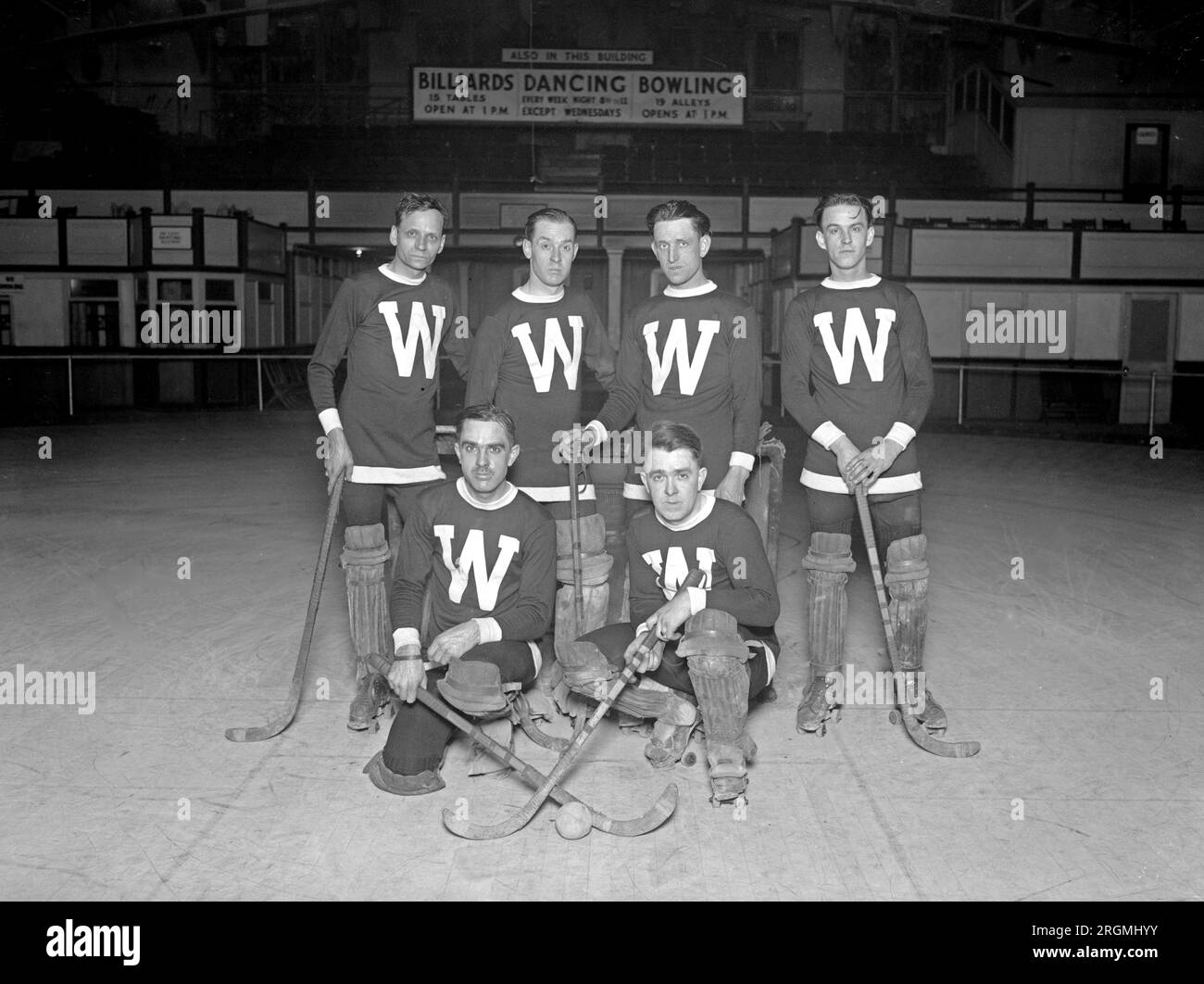 Foto di gruppo dei membri dell'Arcade Hockey Club CA. 1926 Foto Stock