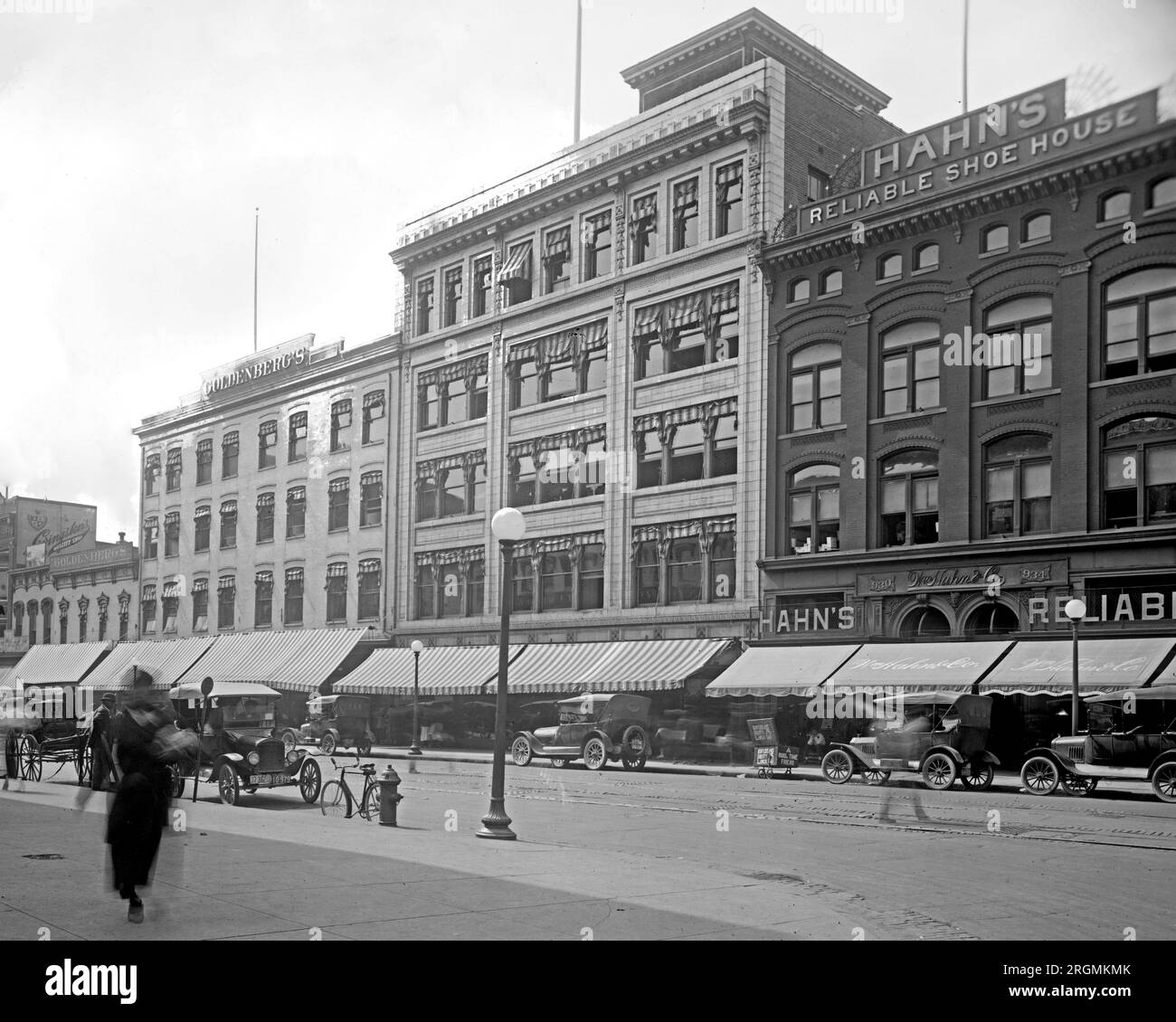 Goldenbergs Department Store, 7th Street Side [Washington, D.C.] CA. 1920 Foto Stock