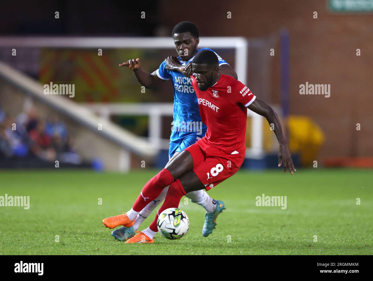 Peterborough, Regno Unito. 8 agosto 2023. Kwame Poku (PU) Saidou Khan (ST) Kwame Poku (PU) Saidou Khan (ST) al Peterborough United contro Swindon Town EFL First Round South Match, al Weston Homes Stadium, Peterborough, Cambridgeshire, l'8 agosto 2023. Credito: Paul Marriott/Alamy Live News Foto Stock