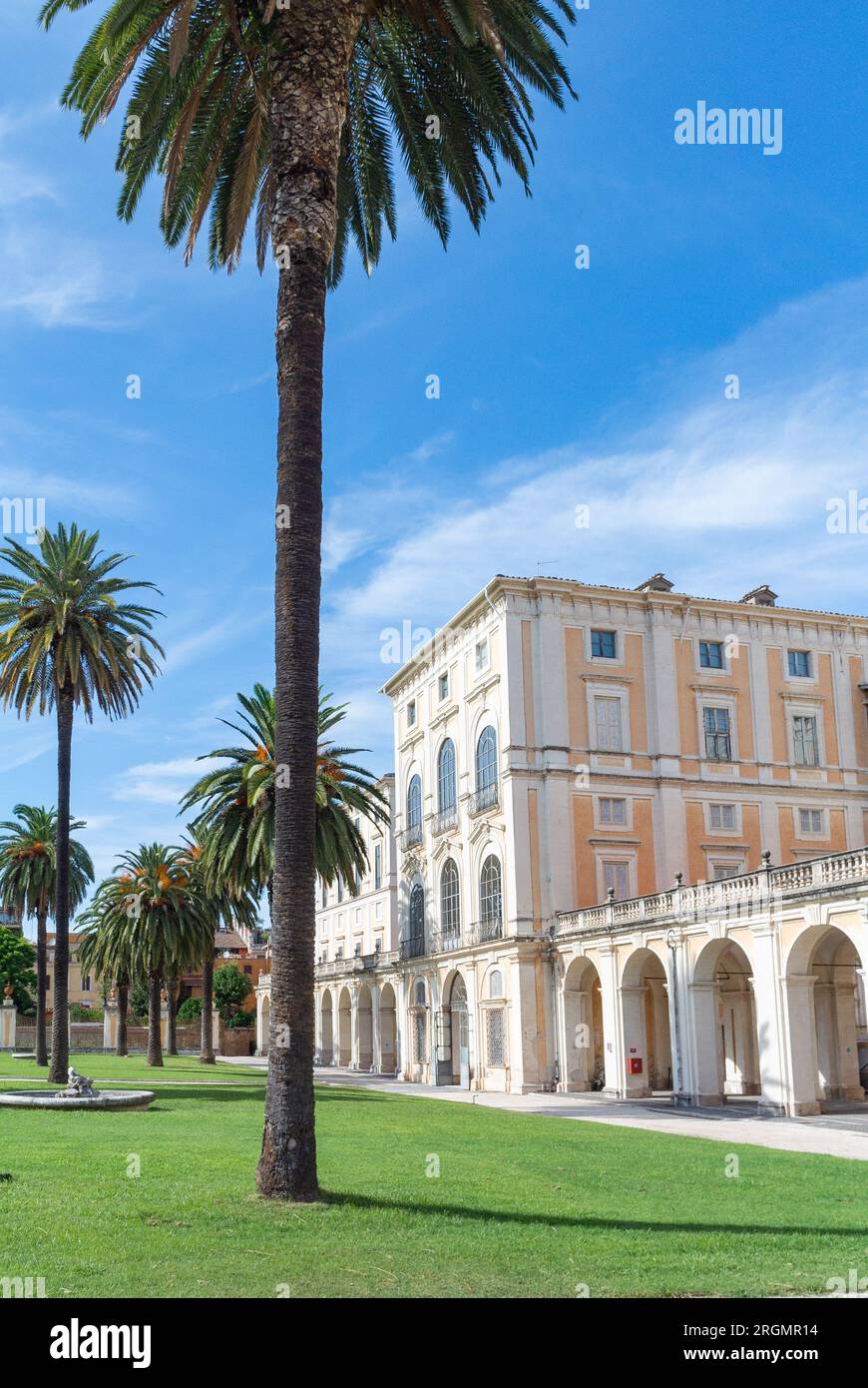 Roma, Lazio, Italia, Un paesaggio delle gallerie nazionali di Arte Antica (Palazzo Corsini alla Lungara) con il suo giardino. Foto Stock