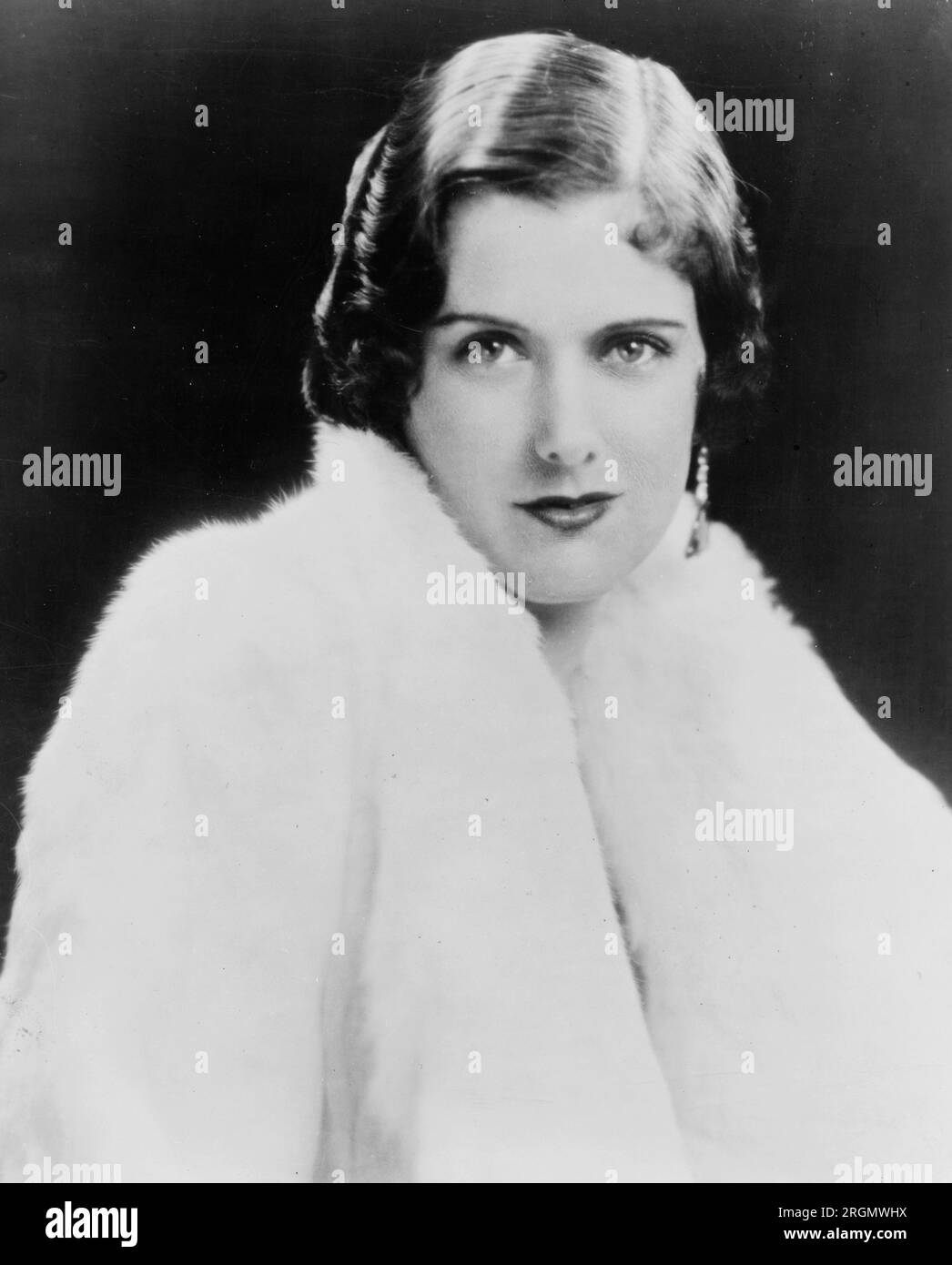 Carol Deis, soprano, ritratto a mezza lunghezza, fronte ca. 1920-1930 Foto Stock