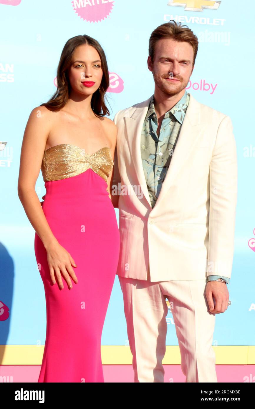 Barbie World Premiere al Shrine Auditorium il 9 luglio 2023 a Los Angeles, CA con: Claudia Sulewski, Finneas o'Connell dove: Los Angeles, California, Stati Uniti quando: 10 luglio 2023 credito: Nicky Nelson/WENN Foto Stock