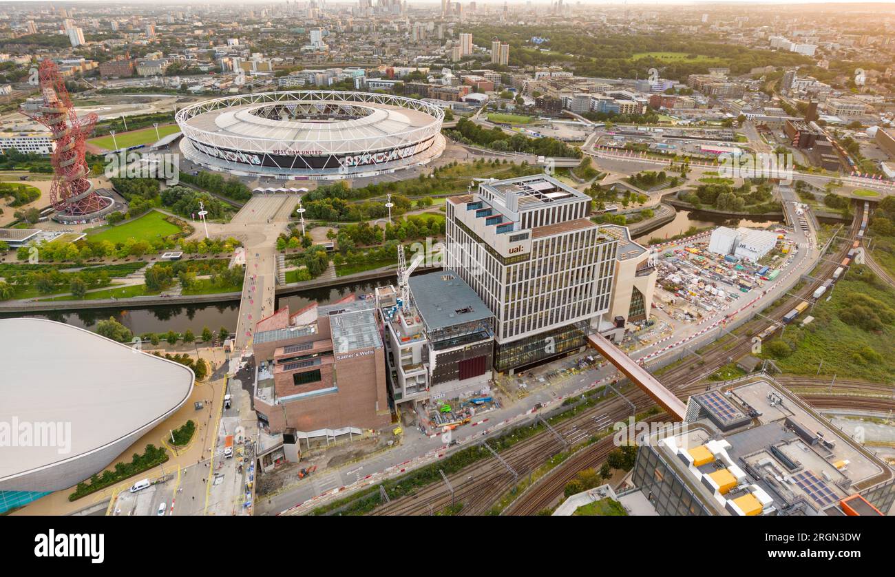 Il London Stadium è uno stadio polivalente all'aperto presso il Queen Elizabeth Olympic Park nel quartiere Stratford di Londra Foto Stock