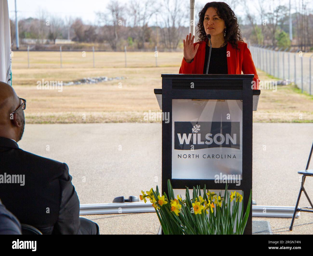 Reportage: US Department of Agriculture Rural Development Sottosegretario Xochitl Torres Small Visit North Carolina nel febbraio 2023 - USDA Sottosegretario per lo sviluppo rurale Xochitl Torres Small ha annunciato, a Wilson, l'USDA sta fornendo 28 milioni di dollari per migliorare l'accesso ai posti di lavoro, all'assistenza sanitaria e alle infrastrutture per le persone nelle comunità storicamente sottoservite della Carolina del Nord. Foto Stock