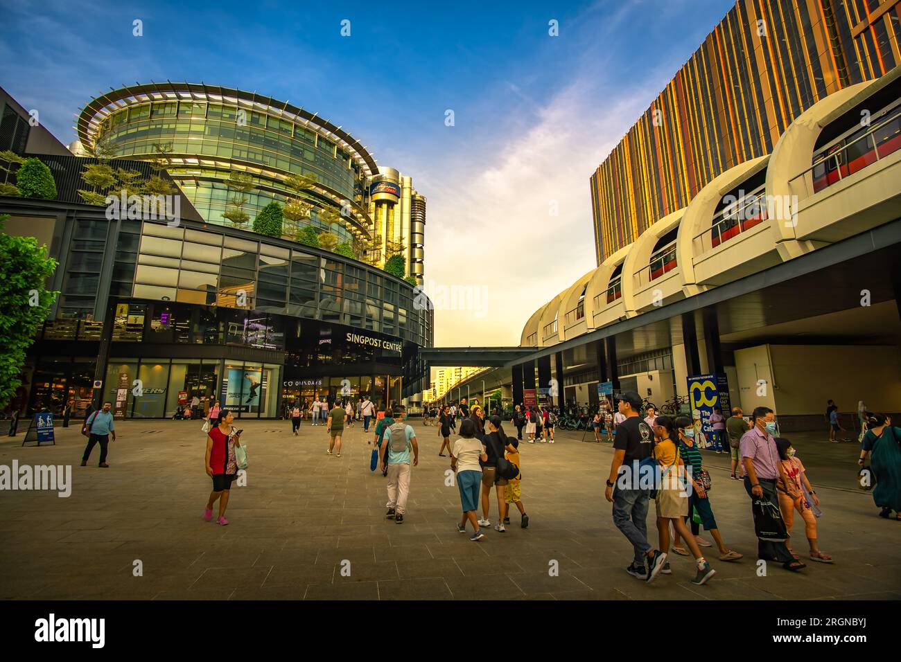 Singpost Centre accanto al quartiere Paya Lebar. Si trova nel quartiere ricco di cultura di Paya Lebar, Singapore. Foto Stock