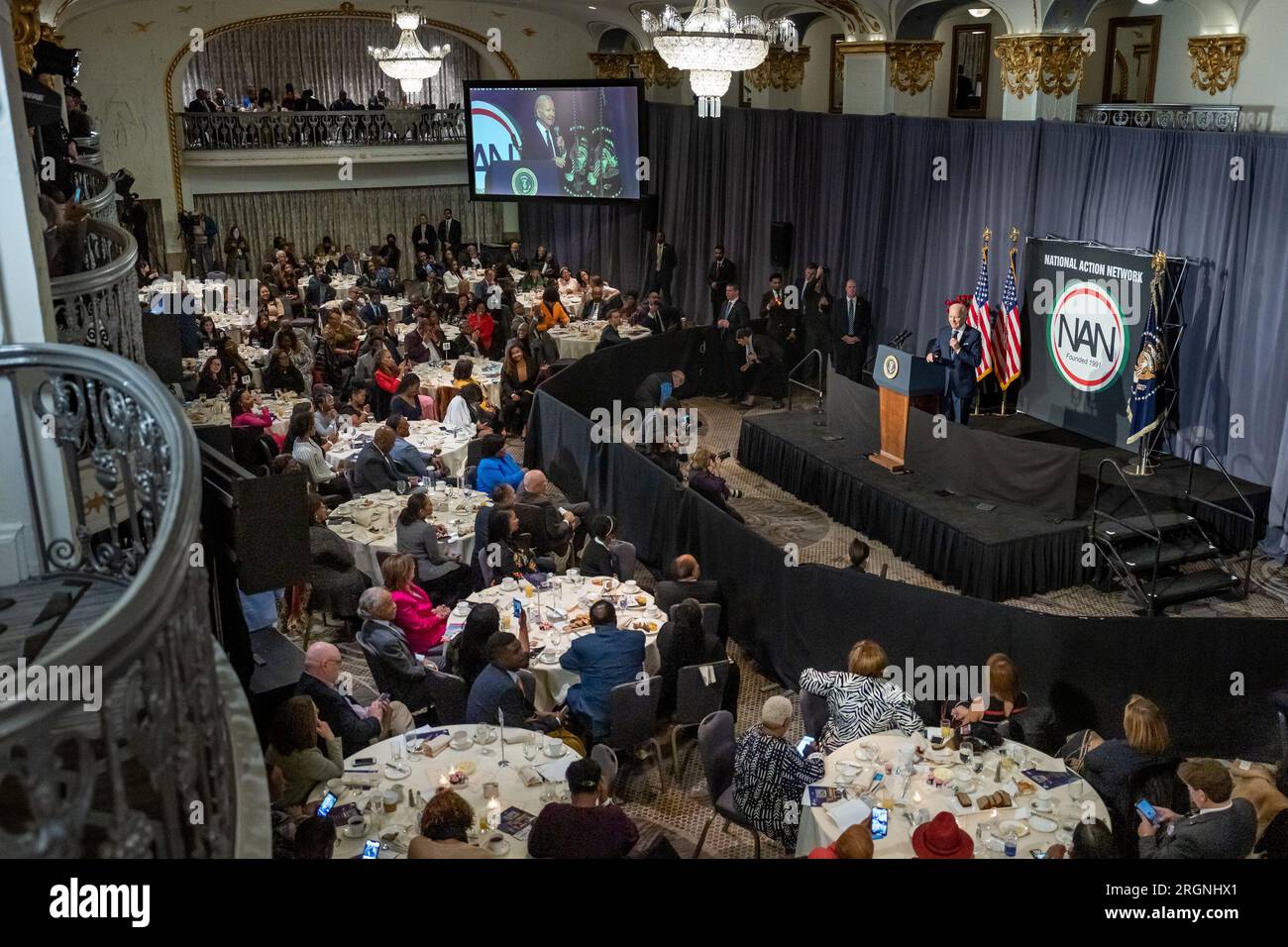 Reportage: Il presidente Joe Biden fa osservazioni al Dr. Martin Luther King Jr. Della National Action Network. Colazione, lunedì 16 gennaio 2023, presso il Mayflower Hotel di Washington, D.C. Foto Stock