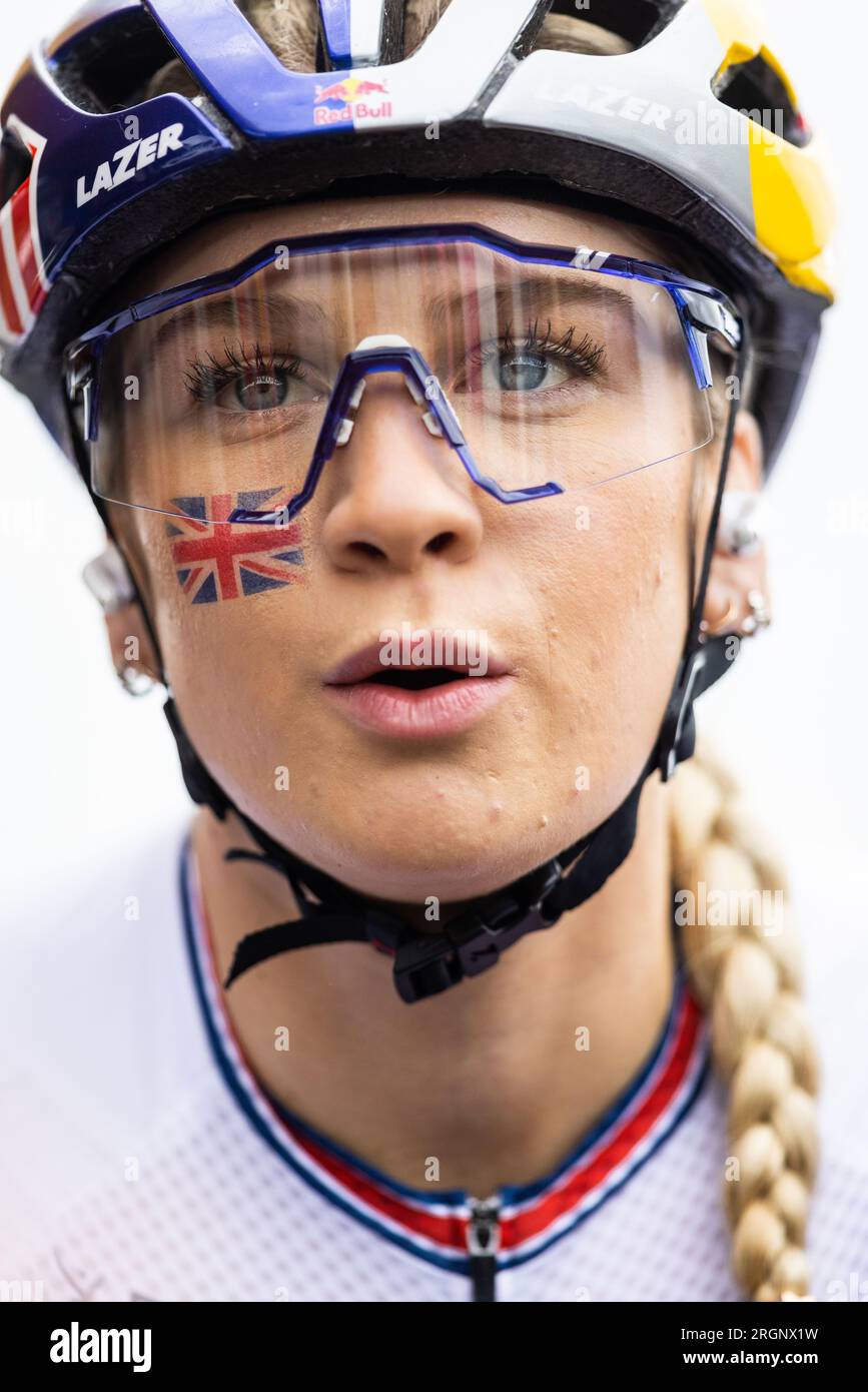 Evie Richards della Gran Bretagna in azione durante lo Short-Track al World Mountain Bike Championships a Glentress, Scozia, Gran Bretagna, agosto Foto Stock