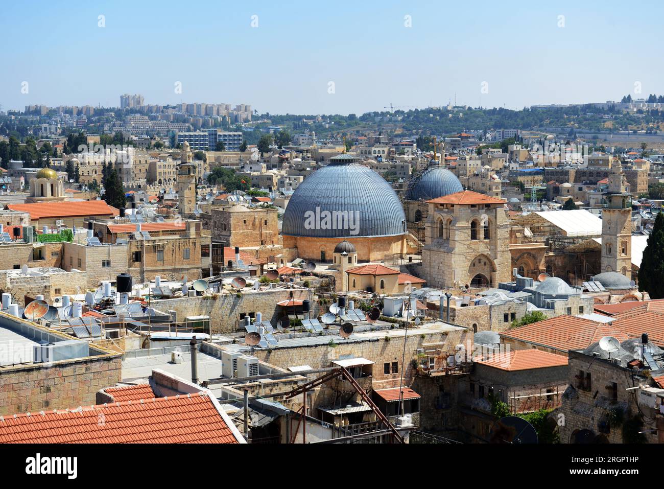 Vista della Chiesa del Santo Sepolcro nella città vecchia di Gerusalemme, Israele. Foto Stock