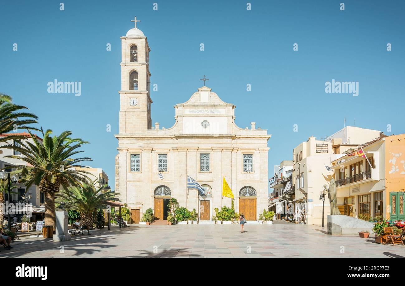 Cattedrale greco-ortodossa a Chania, Creta. Cattedrale fu originariamente costruita durante il tardo periodo del dominio ottomano. Foto Stock