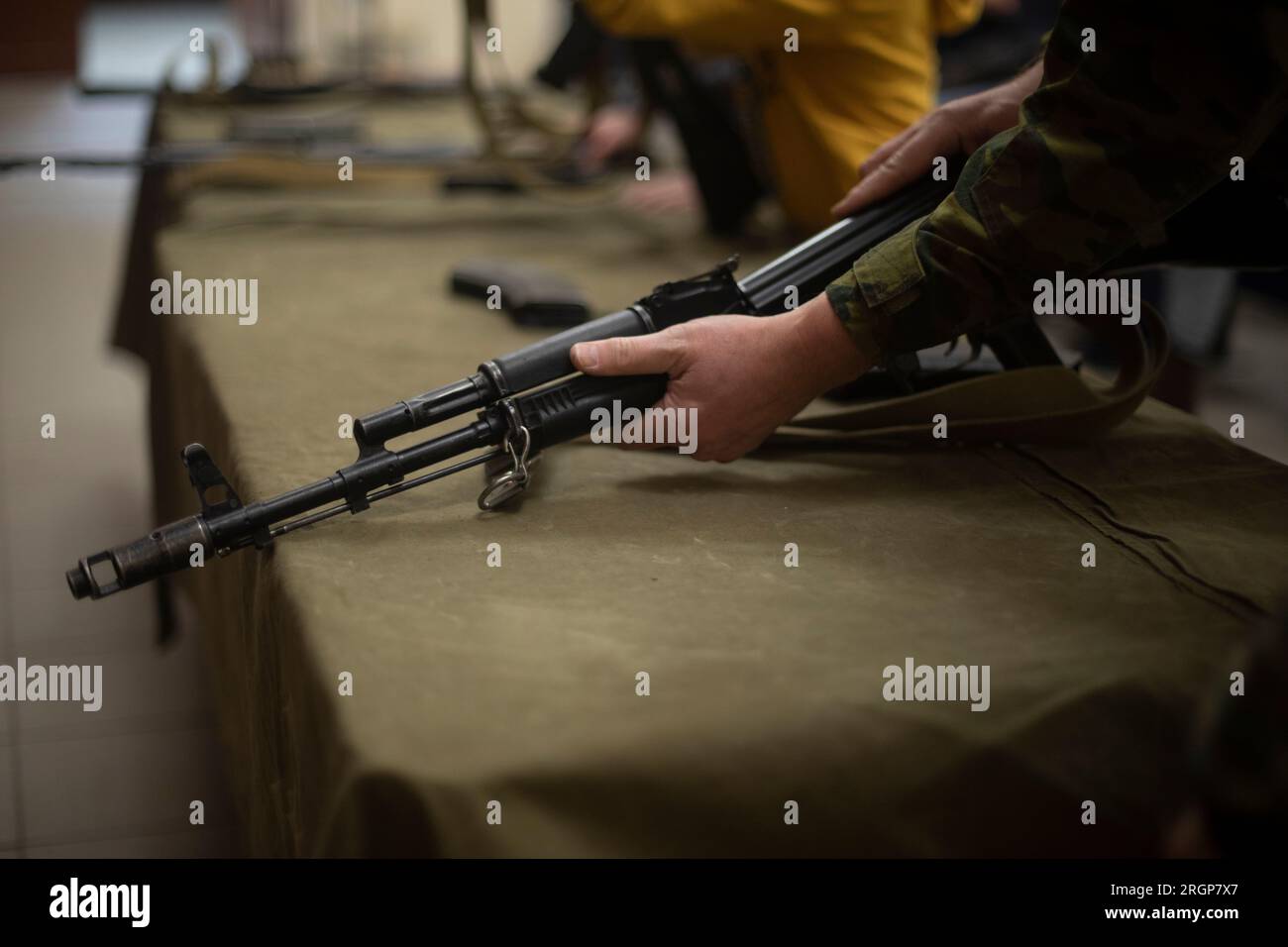 Addestramento militare in Russia. Armi russe. Arma da fuoco. Foto Stock