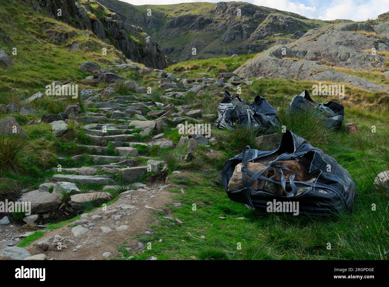 Restauro del sentiero sul sentiero Coniston, Lake District Foto Stock