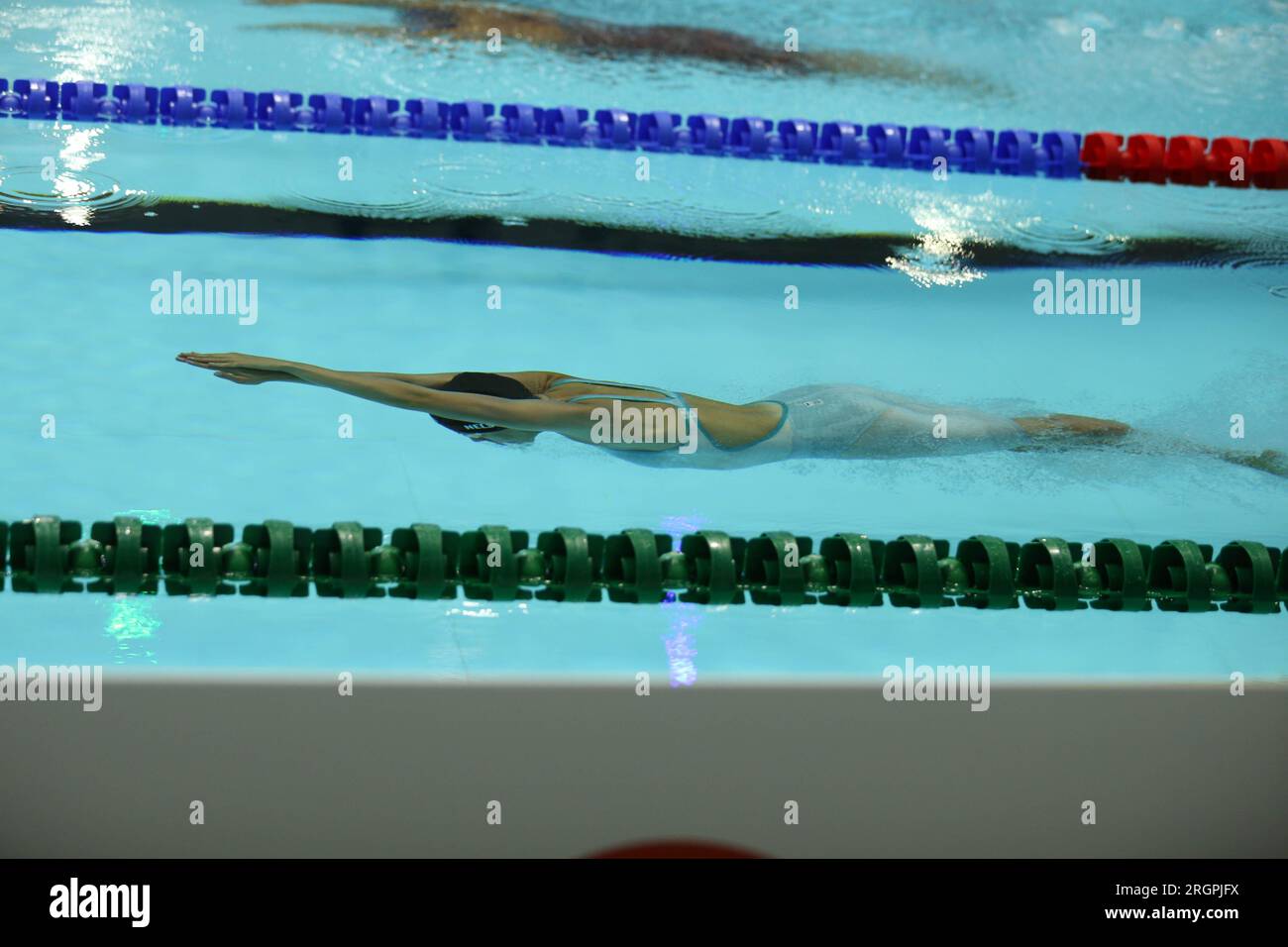 La statunitense Hannah NELSON gareggia nella finale femminile 400m Freestyle S10 durante la terza giornata dei Campionati Mondiali di nuoto Para Manchester 2023 a Man Foto Stock