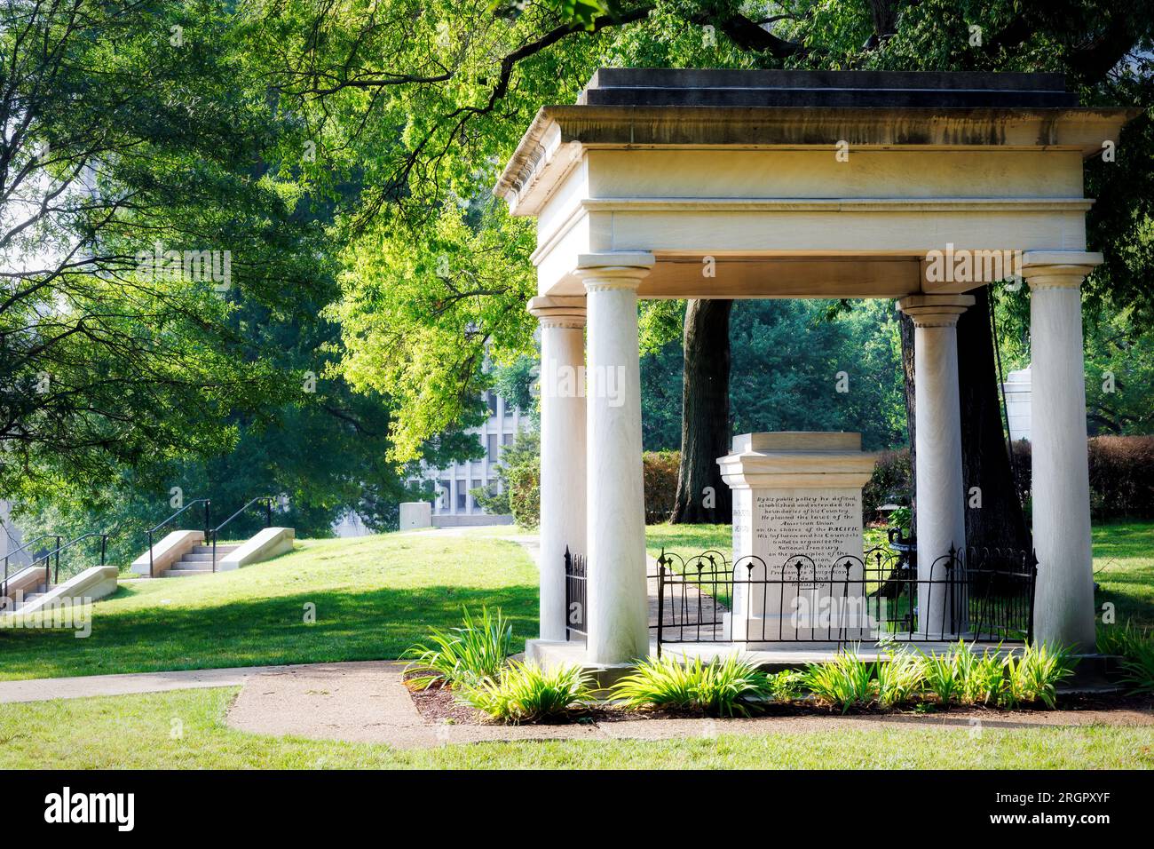 La tomba dell'undicesimo presidente degli Stati Uniti James K. Polk nel Tennessee State capitol Grounds. Polk è considerato da molti il miglior presidente a un mandato, no Foto Stock