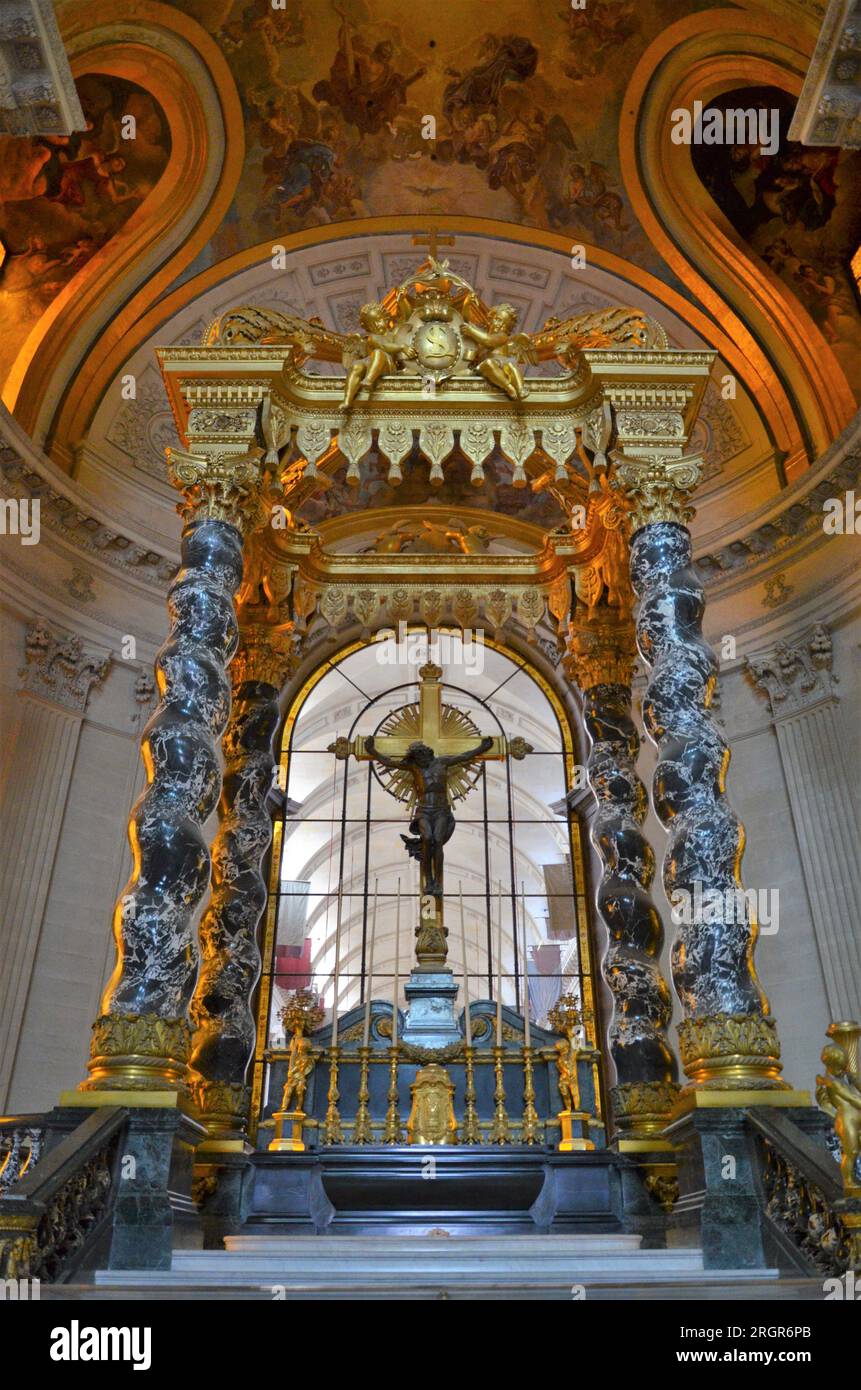 Parigi, Francia 03.22.2017: Hotel National des Invalides (la residenza nazionale degli Invalidi) che ospita all'interno della tomba di Napoleone Foto Stock