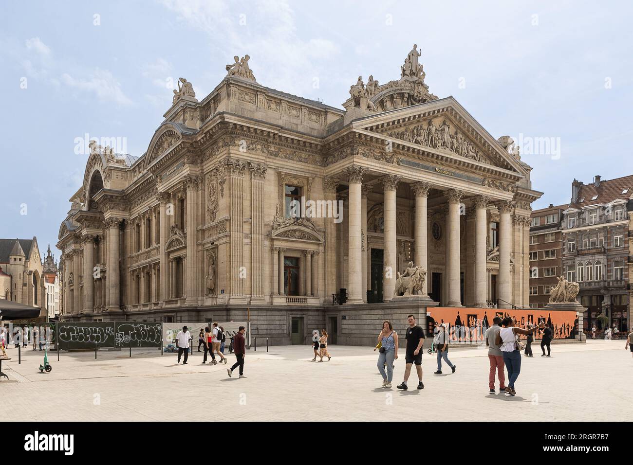 Bruxelles, Belgio. 11 agosto 2023. La figura mostra l'edificio di borsa nel centro di Bruxelles, venerdì 11 agosto 2023. BELGA PHOTO JAMES ARTHUR GEKIERE Credit: Belga News Agency/Alamy Live News Foto Stock