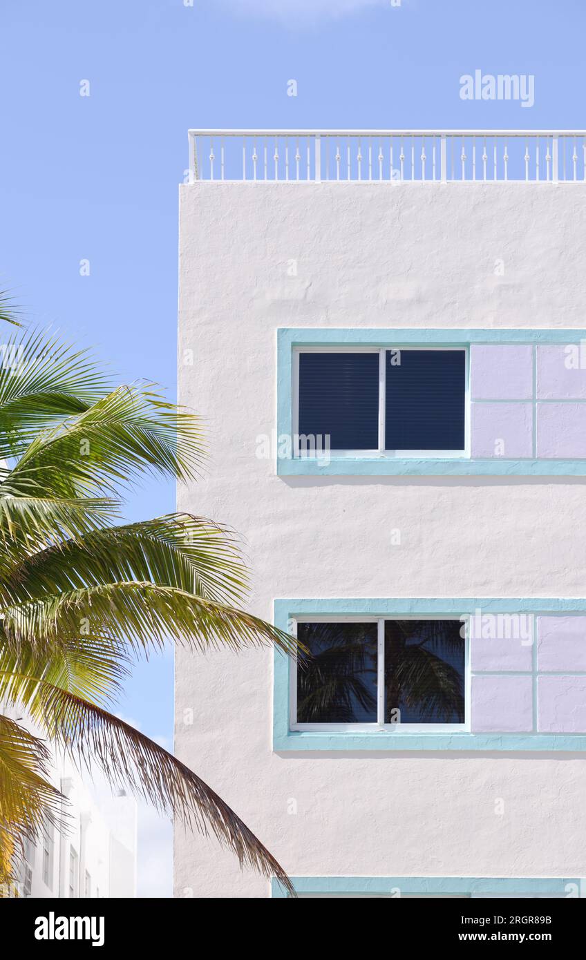 Miami. Quartiere Art Deco. Geometrie dipinte dal cielo e dalla luce. Tavolozza di colori senza tempo. Dettagli architettonici, composizioni sorprendenti, vibrazioni vintage Foto Stock