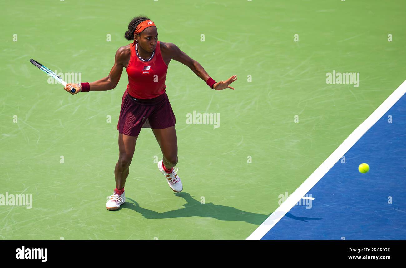 Montreal, Canada, 9 agosto 2023, Coco Gauff degli Stati Uniti in azione contro Katie Boulter della Gran Bretagna durante il secondo turno del torneo di tennis Omnium Banque Nationale 2023, WTA 1000 il 9 agosto 2023 a Montreal, Canada Foto Stock