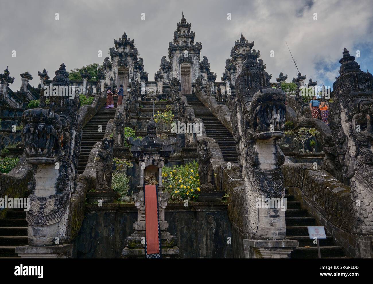 Porta del Paradiso Tempio di Lempuyang nella Reggenza di Karangasem, Bali indonesia, gruppo di templi di Bali sul Monte Lempuyang. Foto Stock