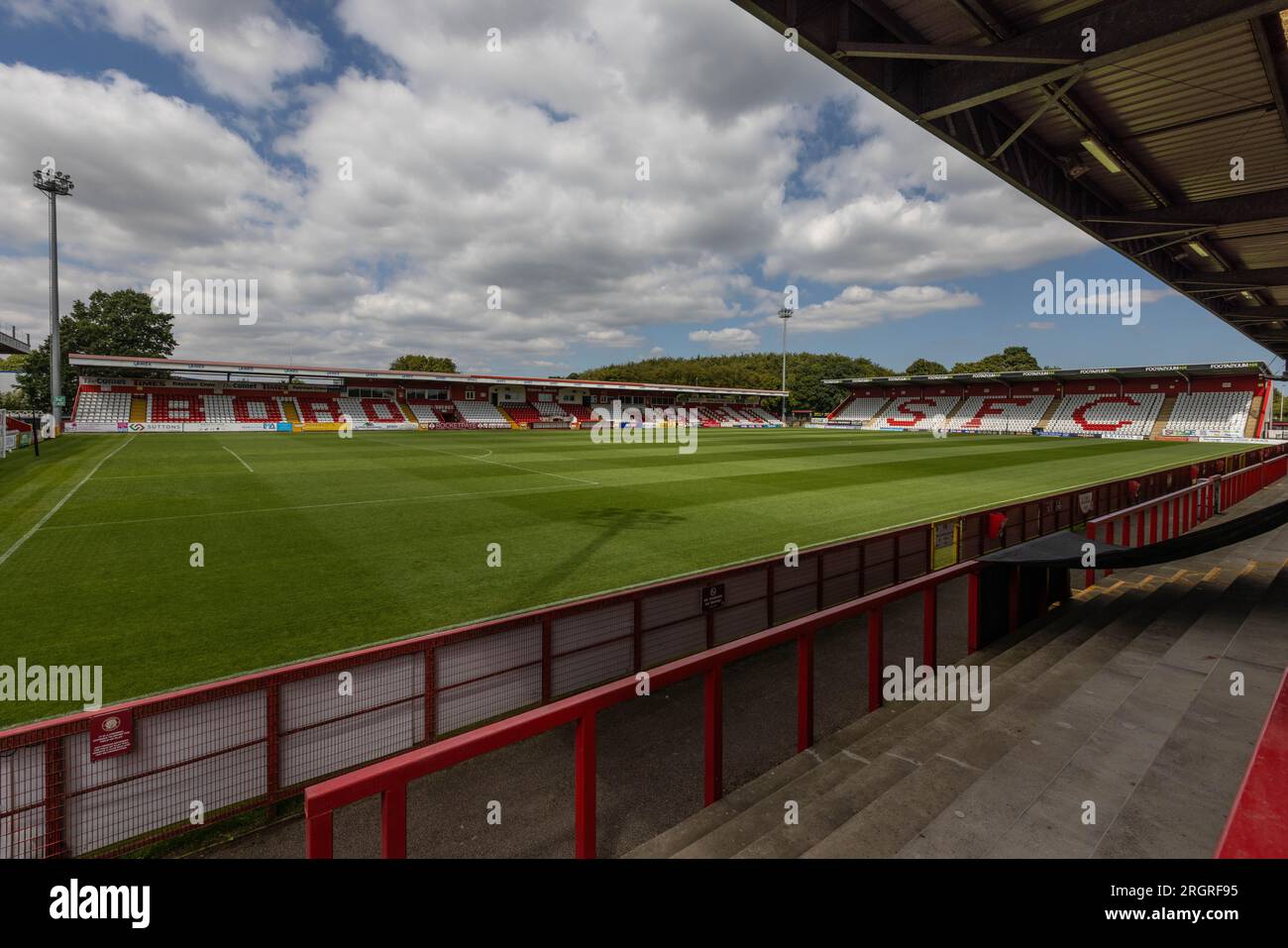 Vista generale dello stadio Lamex vuoto. Sede dello Stevenage Football Club. Foto Stock