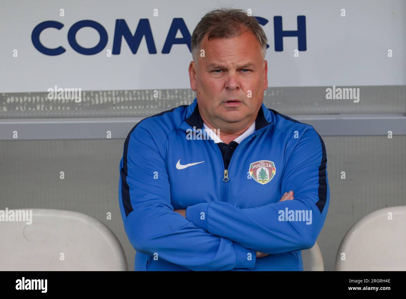 Allenatore Tomasz Tulacz di Puszcza Niepolomice visto durante la partita di calcio polacca PKO Ekstraklasa League 2023/2024 tra Puszcza Niepolomice e Stal Mielec allo stadio Cracovia. Punteggio finale; Puszcza Niepolomice 1:0 Stal Mielec. Foto Stock