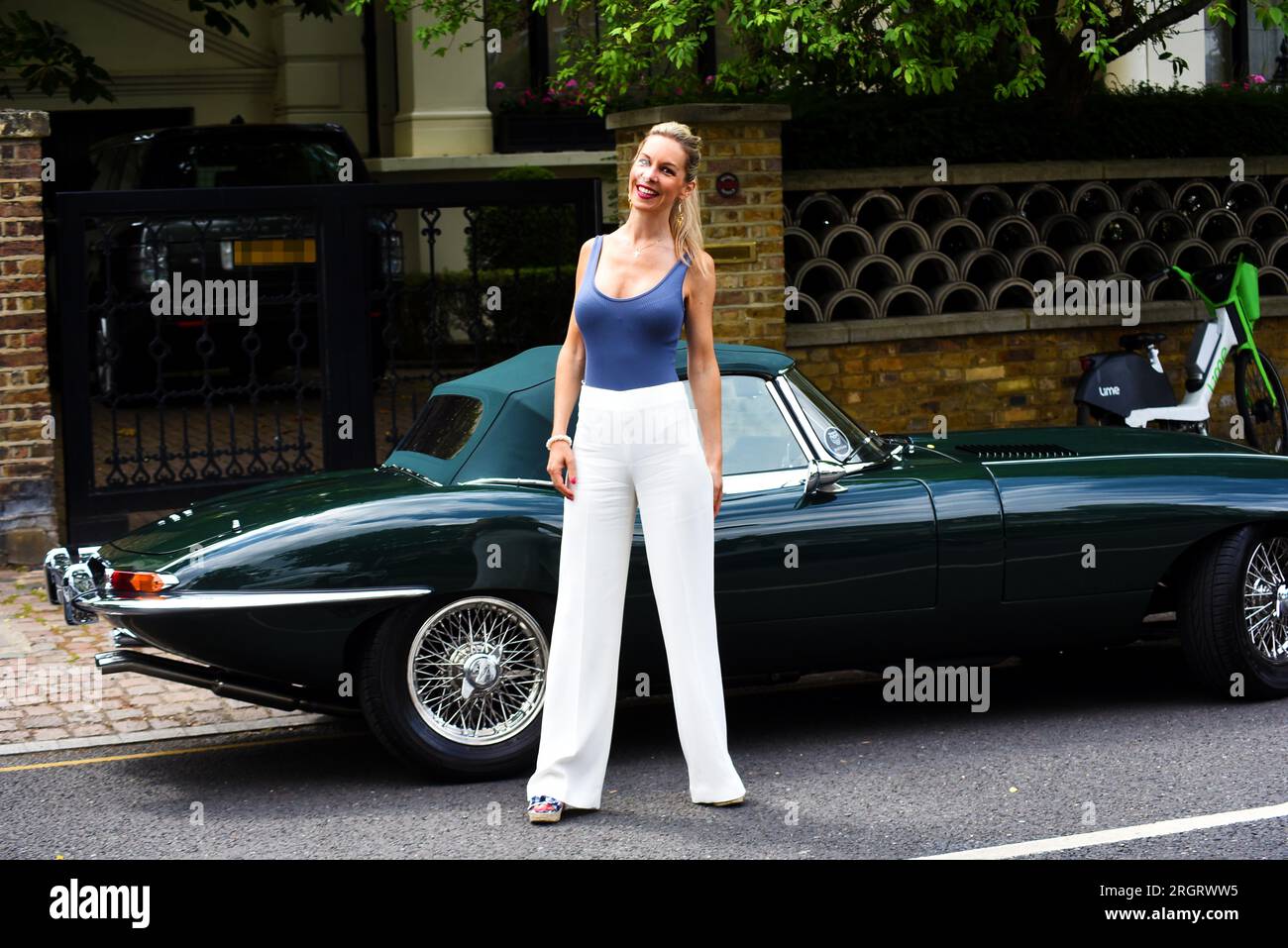 La cantautrice Leila Russack, alias Miss Zagato, ha visto fuori e fuori. PatPhoto/Alamy Stock Foto Stock