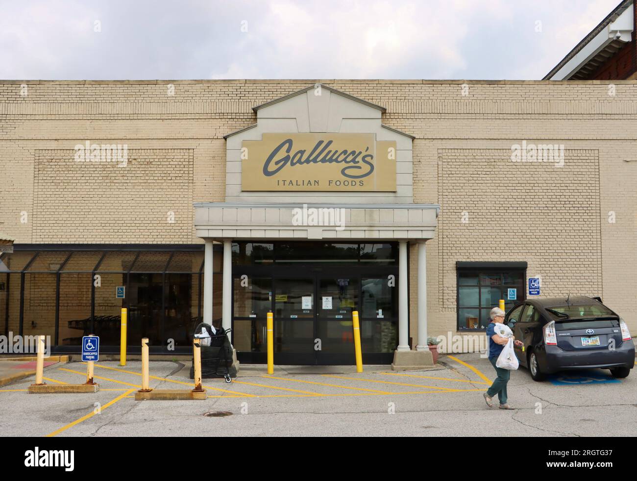 Gallucci's Italian Food Market a Cleveland, Ohio, nell'agosto 2023 Foto Stock