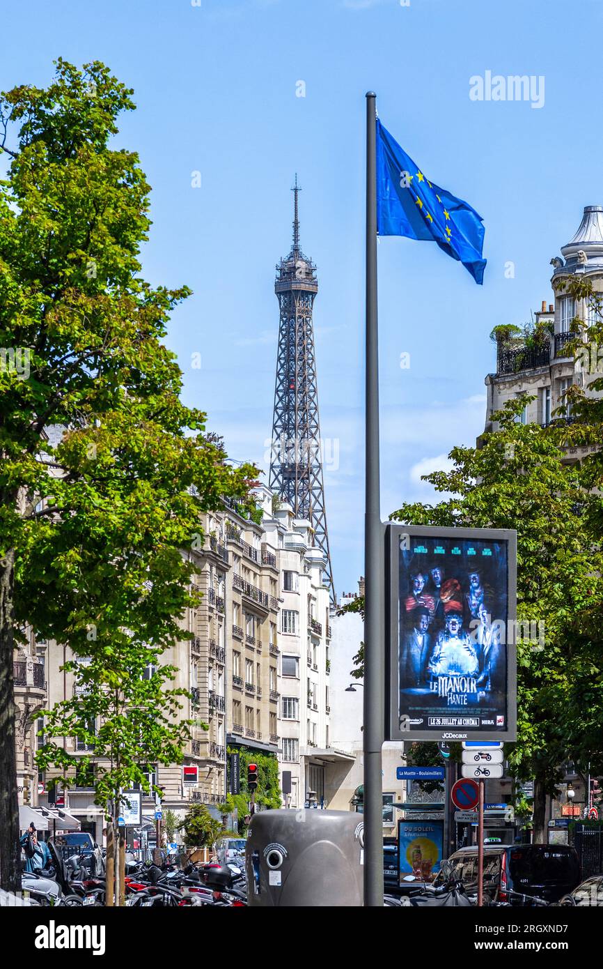 Vista della Torre Eiffel da la Muette - Parigi 16, Francia. Foto Stock