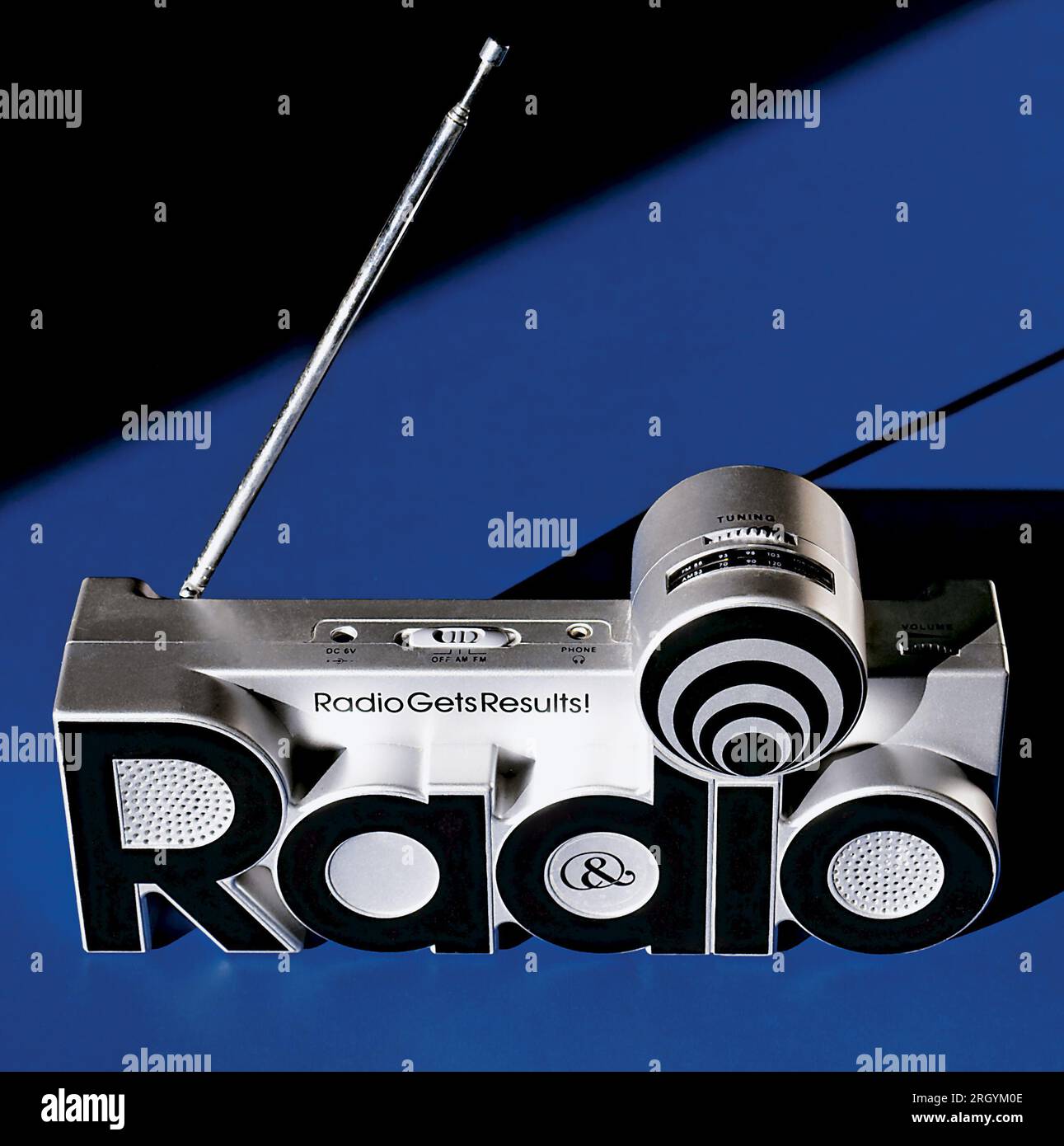 La radio ottiene risultati radio AM FM Vintage promozionale Foto Stock
