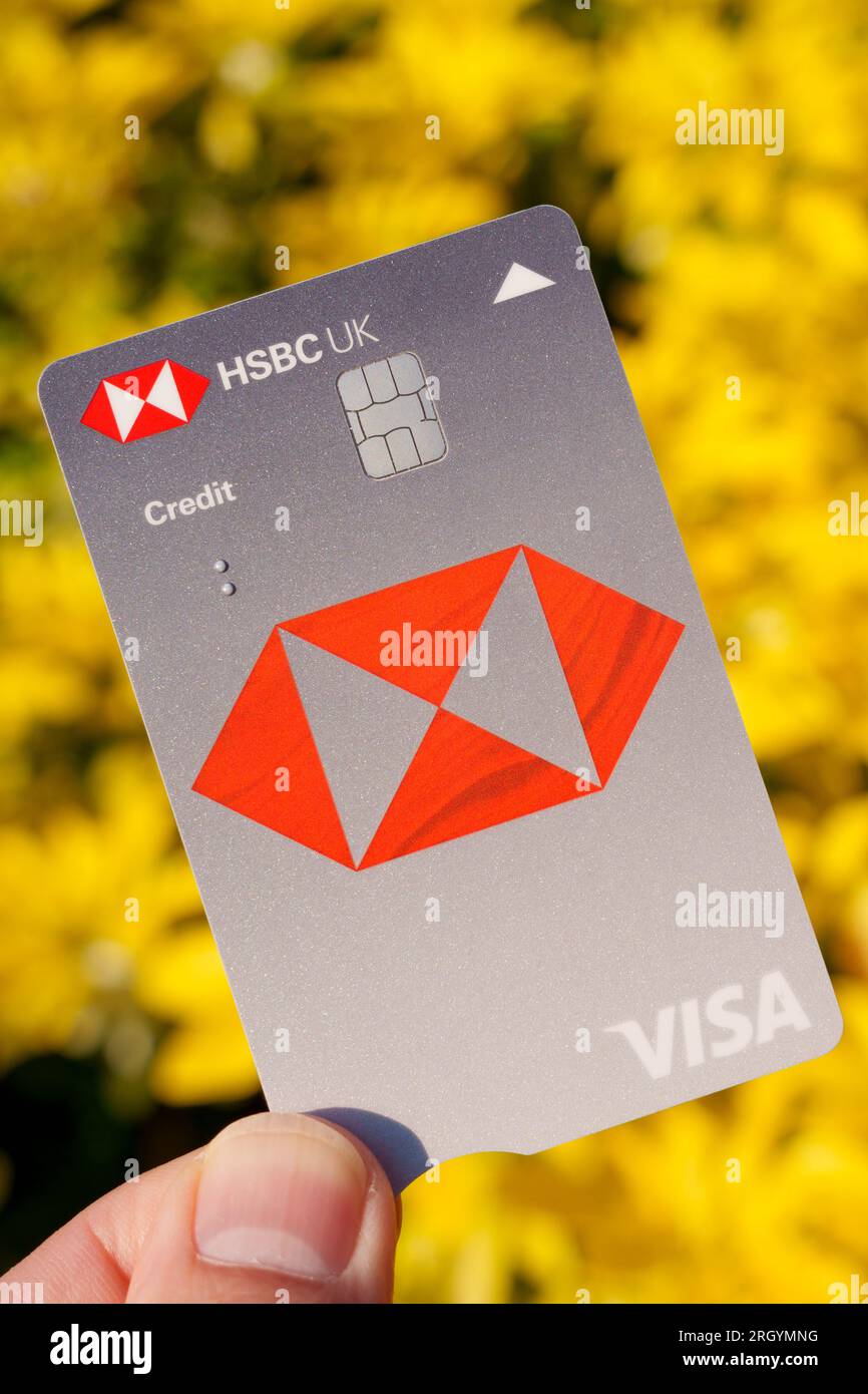 Nuova carta di credito HSBC UK VISA. Il nuovo look 2023 di una carta di credito, con funzioni di sicurezza aggiuntive. Stafford, Regno Unito, 12 agosto 2023 Foto Stock