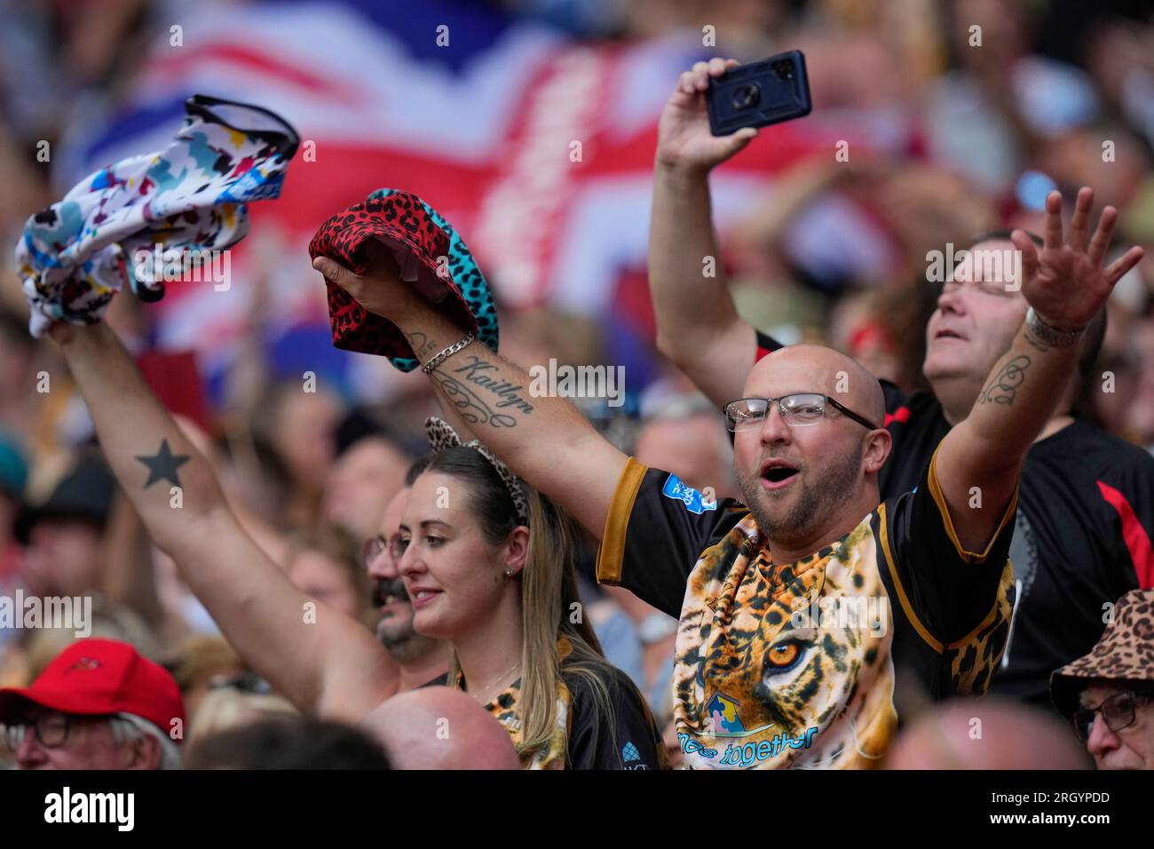 Londra, Regno Unito. 12 agosto 2023. I tifosi di Leigh Leopards dopo il Betfred Challenge Cup match Hull KR vs Leigh Leopards al Wembley Stadium, Londra, Regno Unito, 12 agosto 2023 (foto di Steve Flynn/News Images) a Londra, Regno Unito il 12 agosto 2023. (Foto di Steve Flynn/News Images/Sipa USA) credito: SIPA USA/Alamy Live News Foto Stock