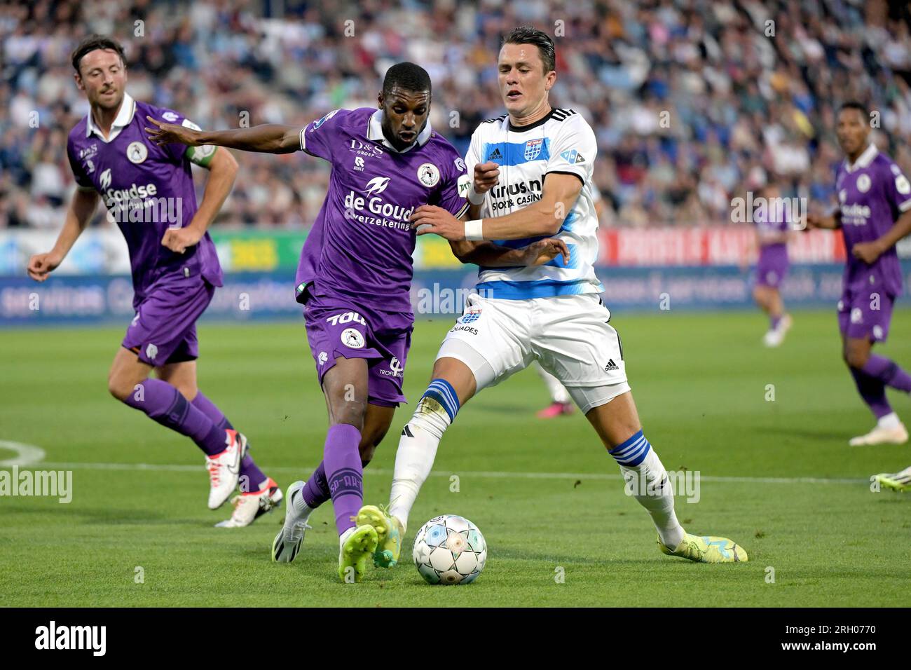 ZWOLLE - (lr) Said Bakari dello Sparta Rotterdam, Younes Namli del PEC Zwolle durante la partita di campionato olandese tra PEC Zwolle e Sparta Rotterdam allo stadio MAC3Park il 12 agosto 2023 a Zwolle, Paesi Bassi. ANP GERRIT VAN COLOGNE Foto Stock