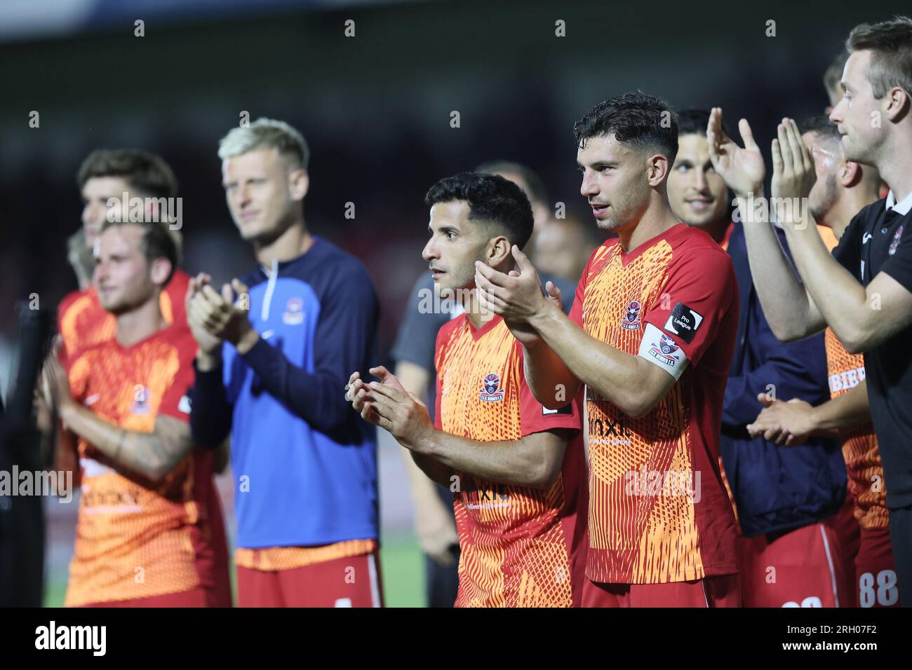 Liegi, Belgio. 12 agosto 2023. I giocatori di Dender festeggiano dopo aver vinto una partita di calcio tra RFC Liege e Dender EH, sabato 12 agosto 2023 a Liegi, il giorno 1/30 della seconda divisione "Challenger Pro League" 2023-2024 del campionato belga. BELGA PHOTO BRUNO FAHY Credit: Belga News Agency/Alamy Live News Foto Stock