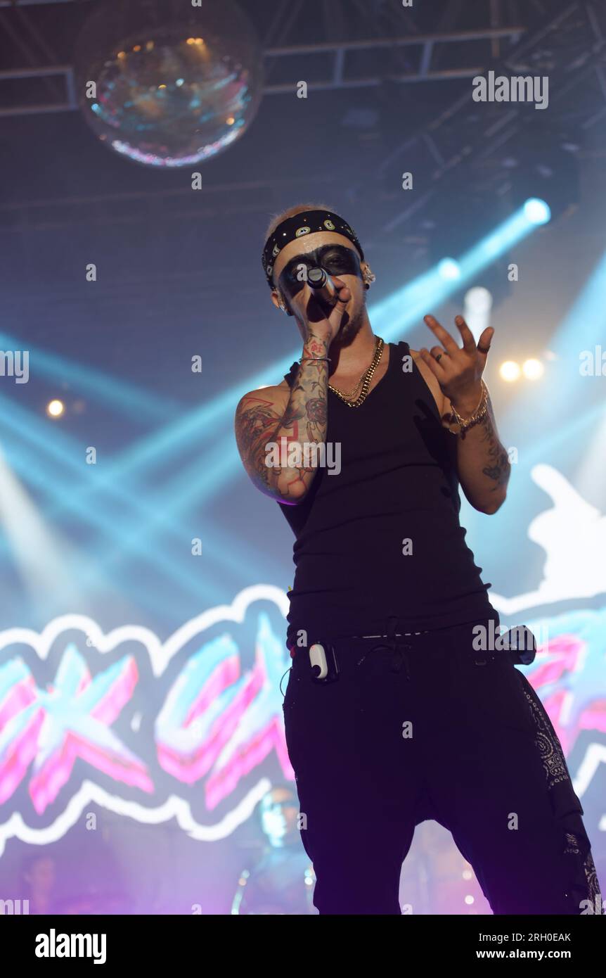 Il musicista e narratore Blxck Cxsper si esibisce allo spettacolo ImmiX per il Montreal Pride Festival. Montreal, Quebec, Canada Foto Stock