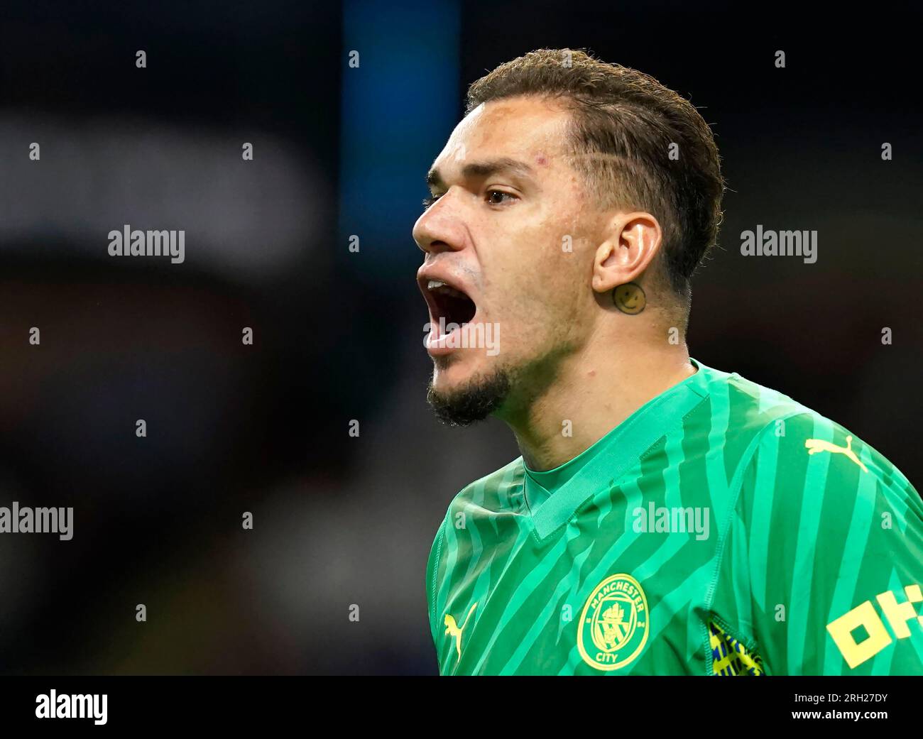 Burnley, Regno Unito. 11 agosto 2023. Ederson del Manchester City durante la partita di Premier League a Turf Moor, Burnley. Il credito fotografico dovrebbe leggere: Andrew Yates/Sportimage Credit: Sportimage Ltd/Alamy Live News Foto Stock