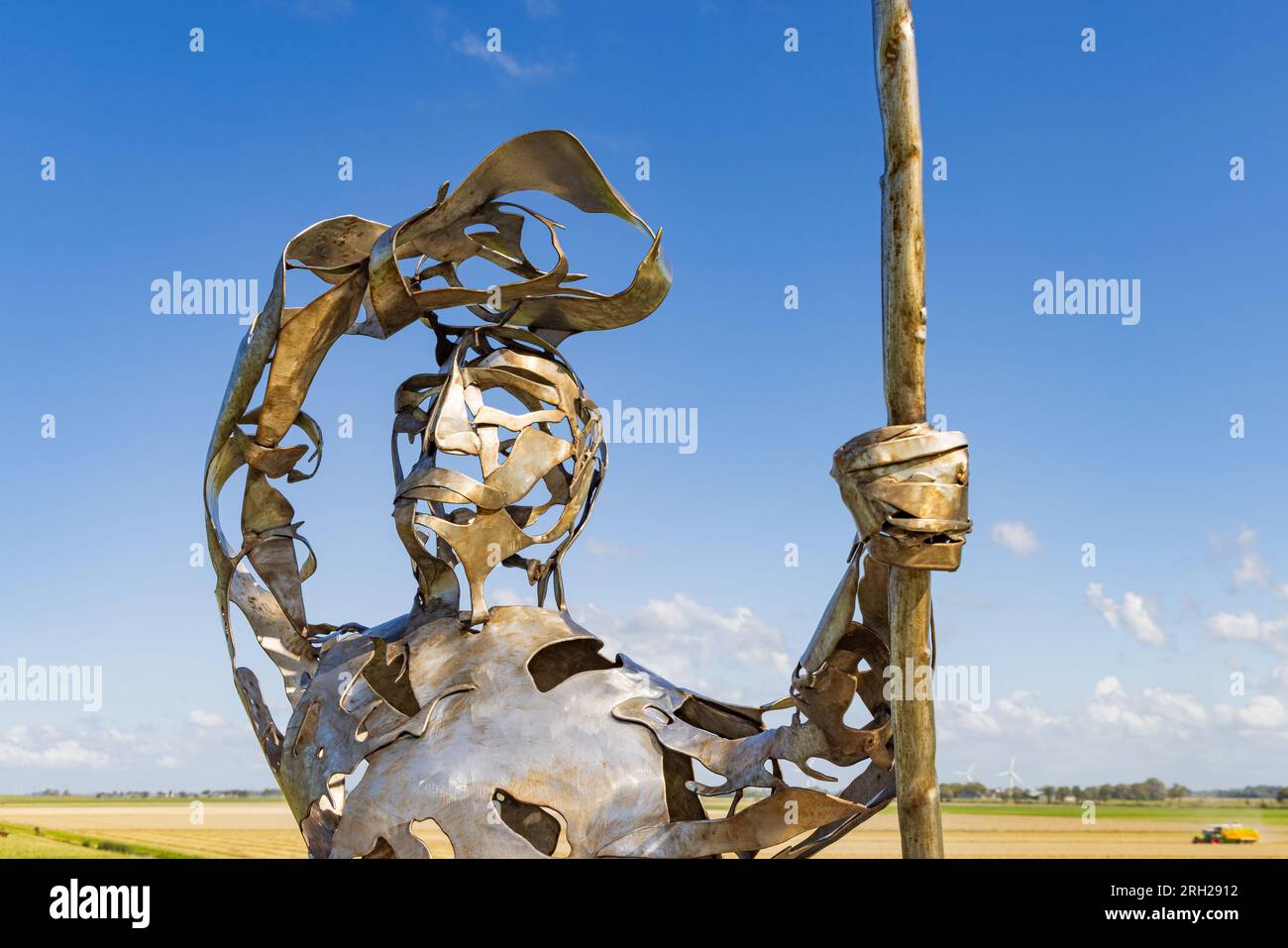 Pieterburen, Paesi Bassi, 9 agosto 2023: Scultura de Wadloper alla diga di Pieterburen Het Hogeland nella provincia di Groningen nei Paesi Bassi Foto Stock