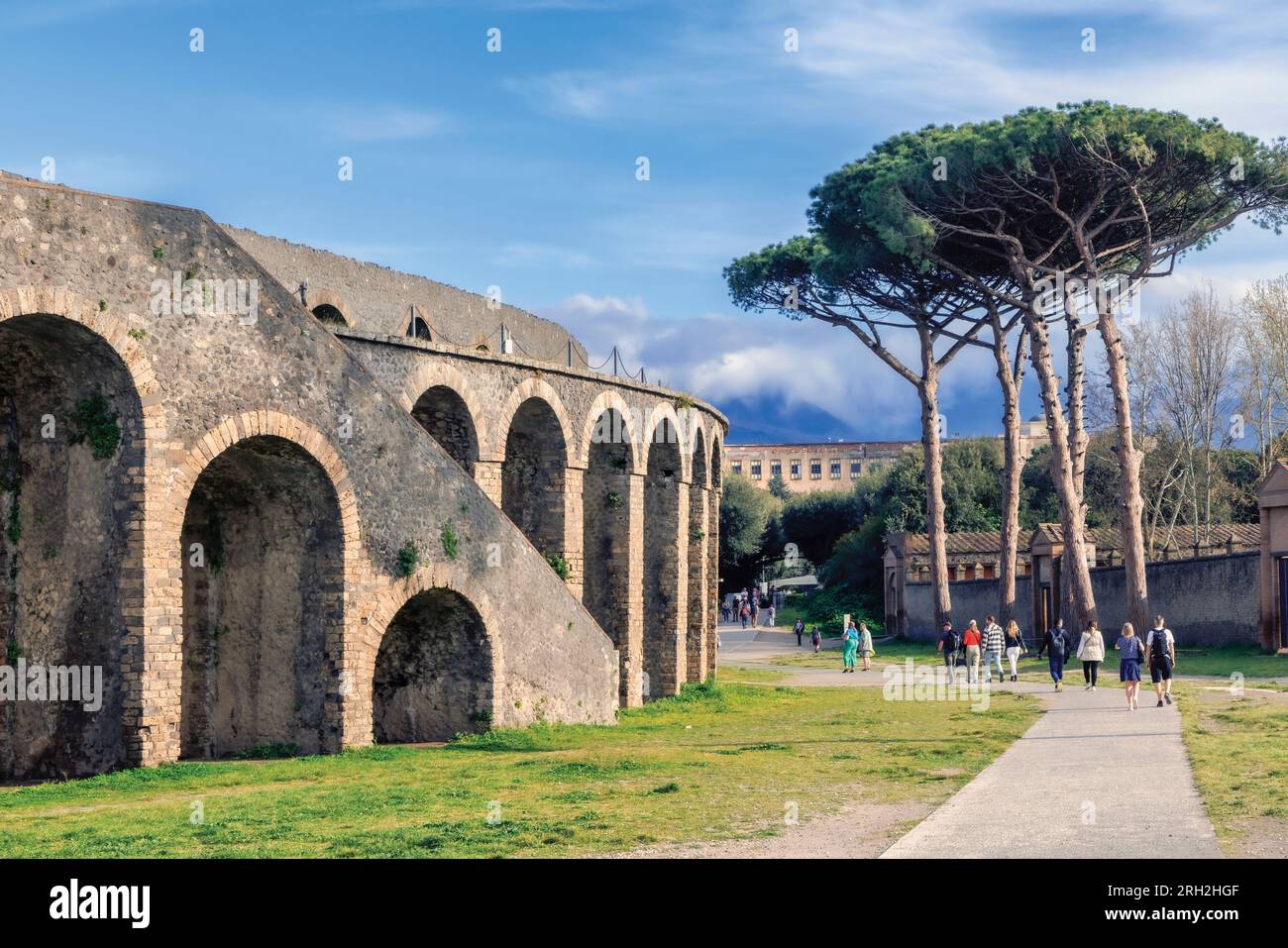 Sito archeologico di Pompei, Campania, Italia. L'anfiteatro, risalente al 70 a.C. Pompei, Ercolano e Torre Annunziata sono collettivamente descrittivi Foto Stock