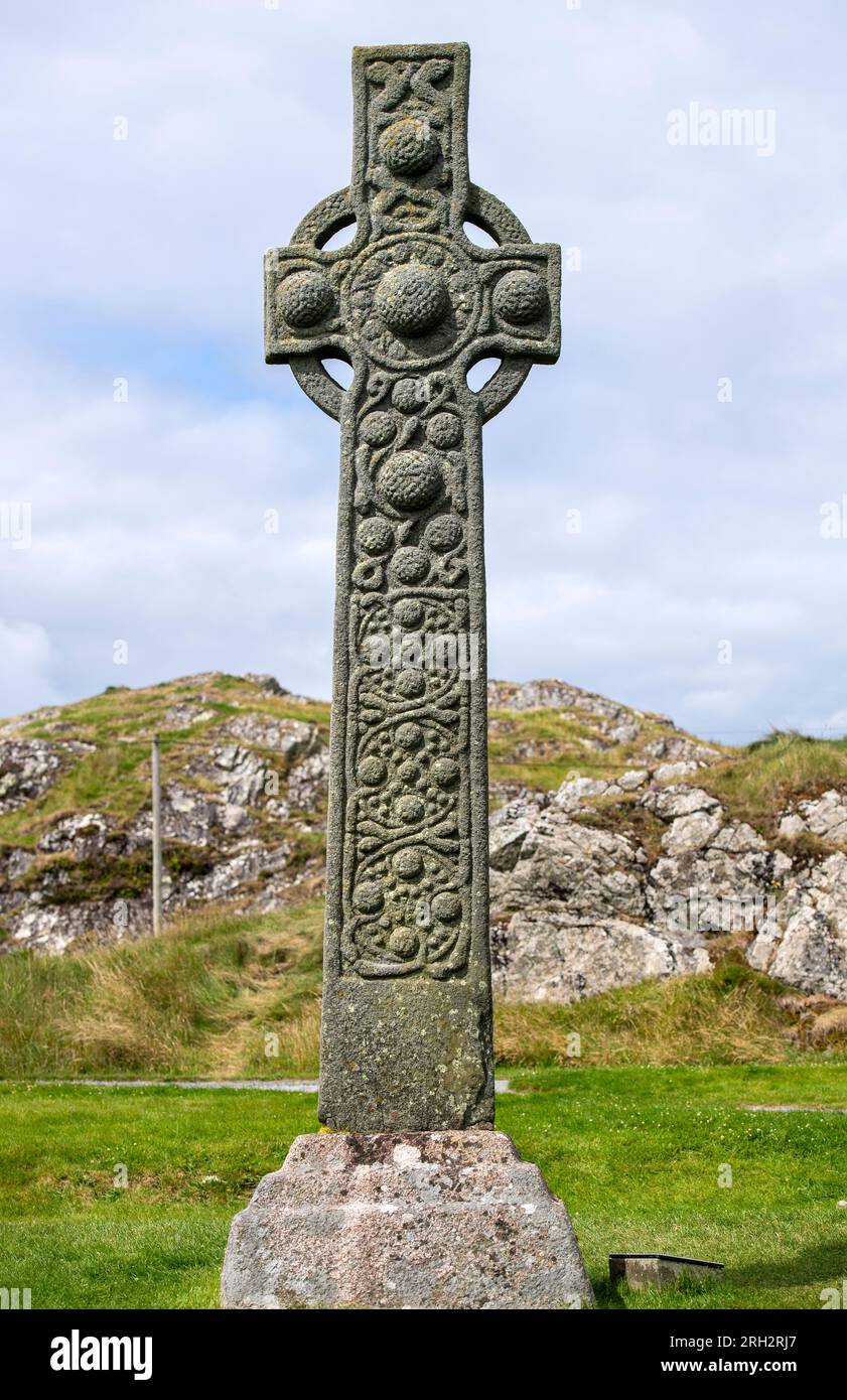 Maclean's Cross, una croce celtica in pietra del XV secolo sull'isola di Iona in Scozia, Regno Unito Foto Stock