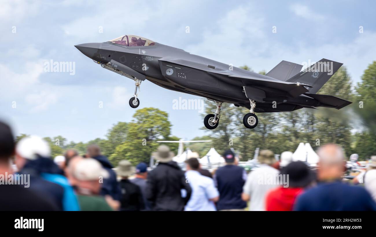Royal Netherlands Air Force - Lockheed Martin F-35A Lightning II, in arrivo a Fairford per il Royal International Air Tattoo 2023. Foto Stock