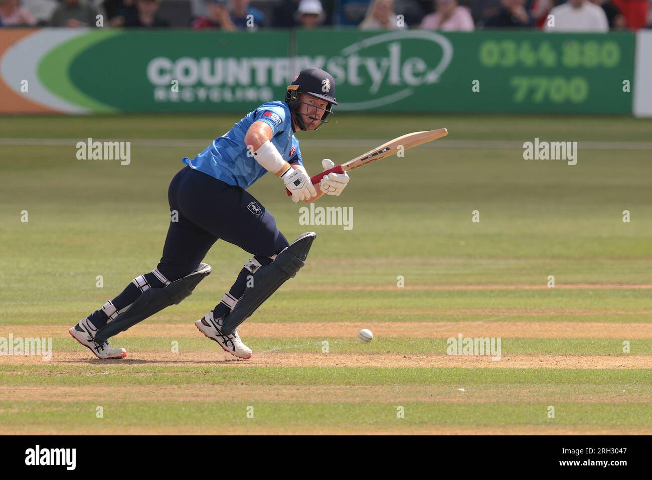 Beckenham, Kent, Regno Unito. 13 agosto 2023. Kent batte Ben Compton mentre Kent affronta il Middlesex nella Metro Bank One Day Cup a Beckenham. Credito: David Rowe/Alamy Live News Foto Stock