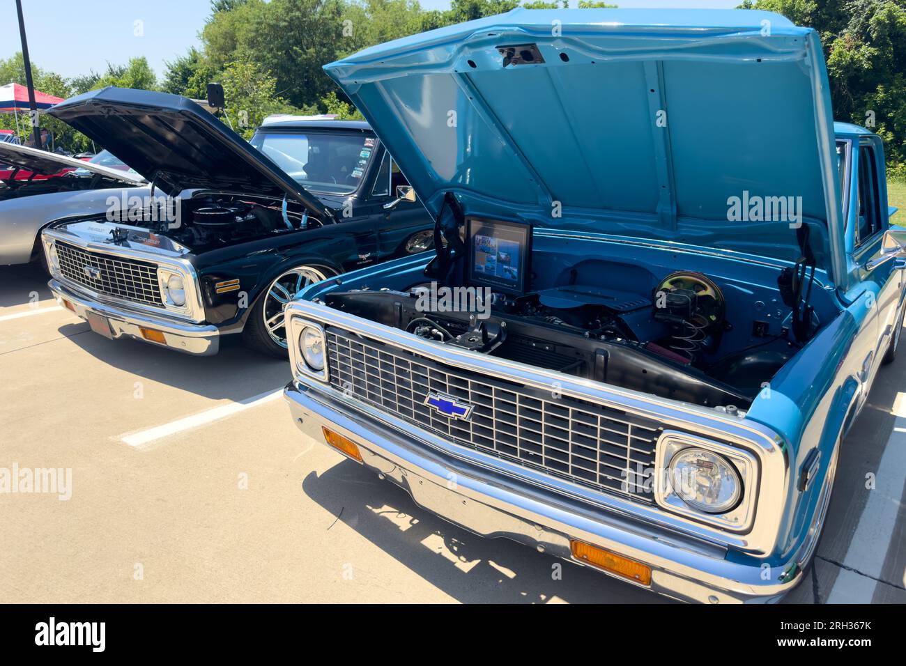 Little Elm, Texas - 11 giugno 2023: Auto d'epoca Chevrolet in mostra alle persone durante la mostra. Foto Stock