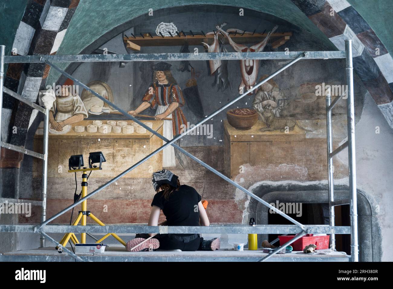 Castello d'Issogne, Valle d'Aosta, affreschi in fase di restauro Foto Stock
