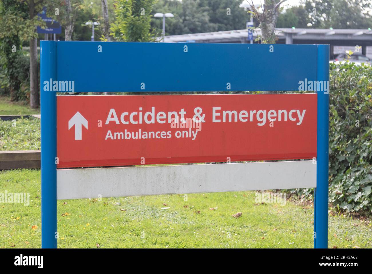 Southampton, Regno Unito - 6 agosto 2023:- cartello fuori dal Southampton General Hospital, Reading Accident & Emergency Foto Stock