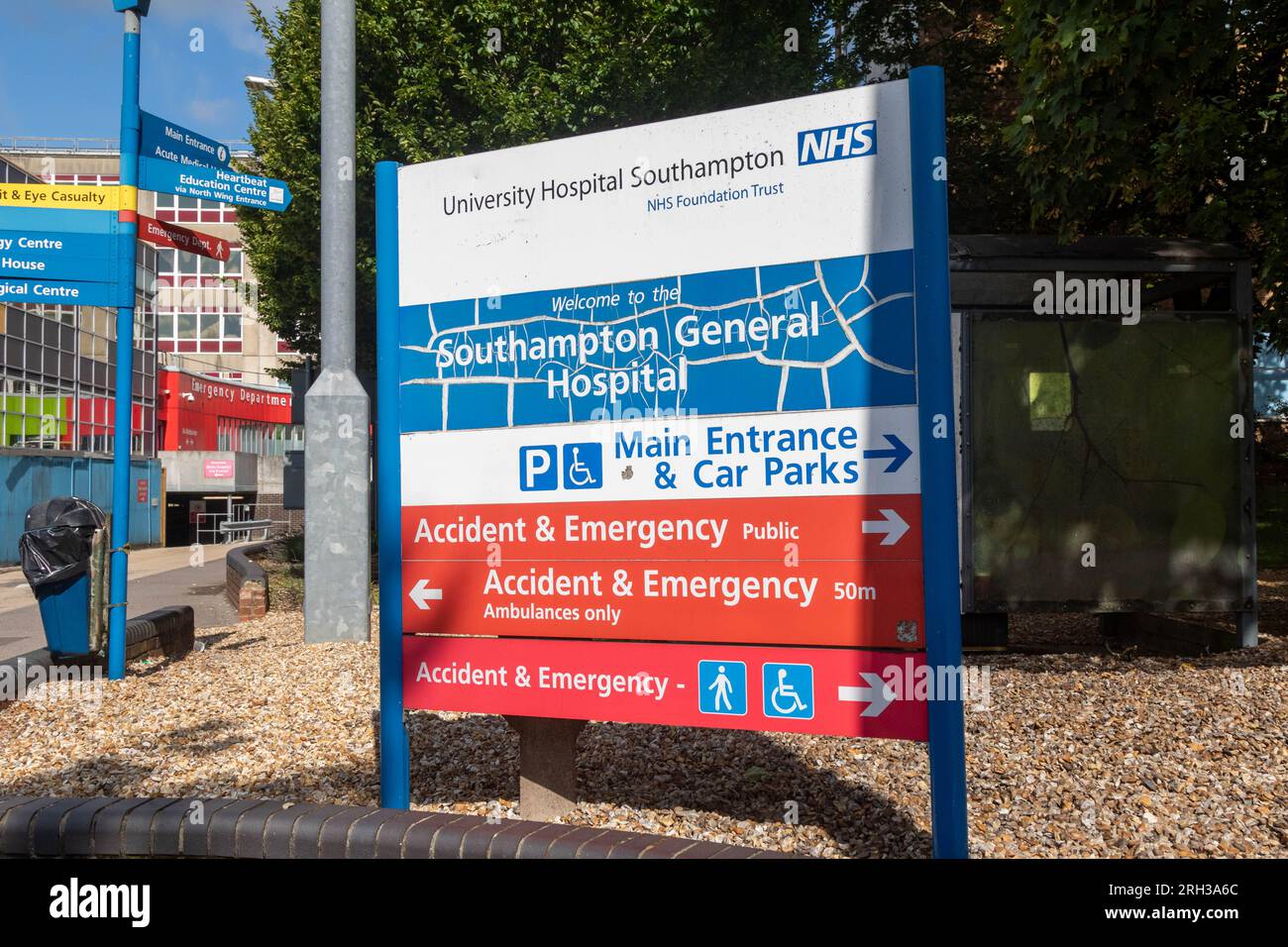 Southampton, Regno Unito - 6 agosto 2023:- cartello fuori dal Southampton General Hospital, Reading Accident & Emergency Foto Stock